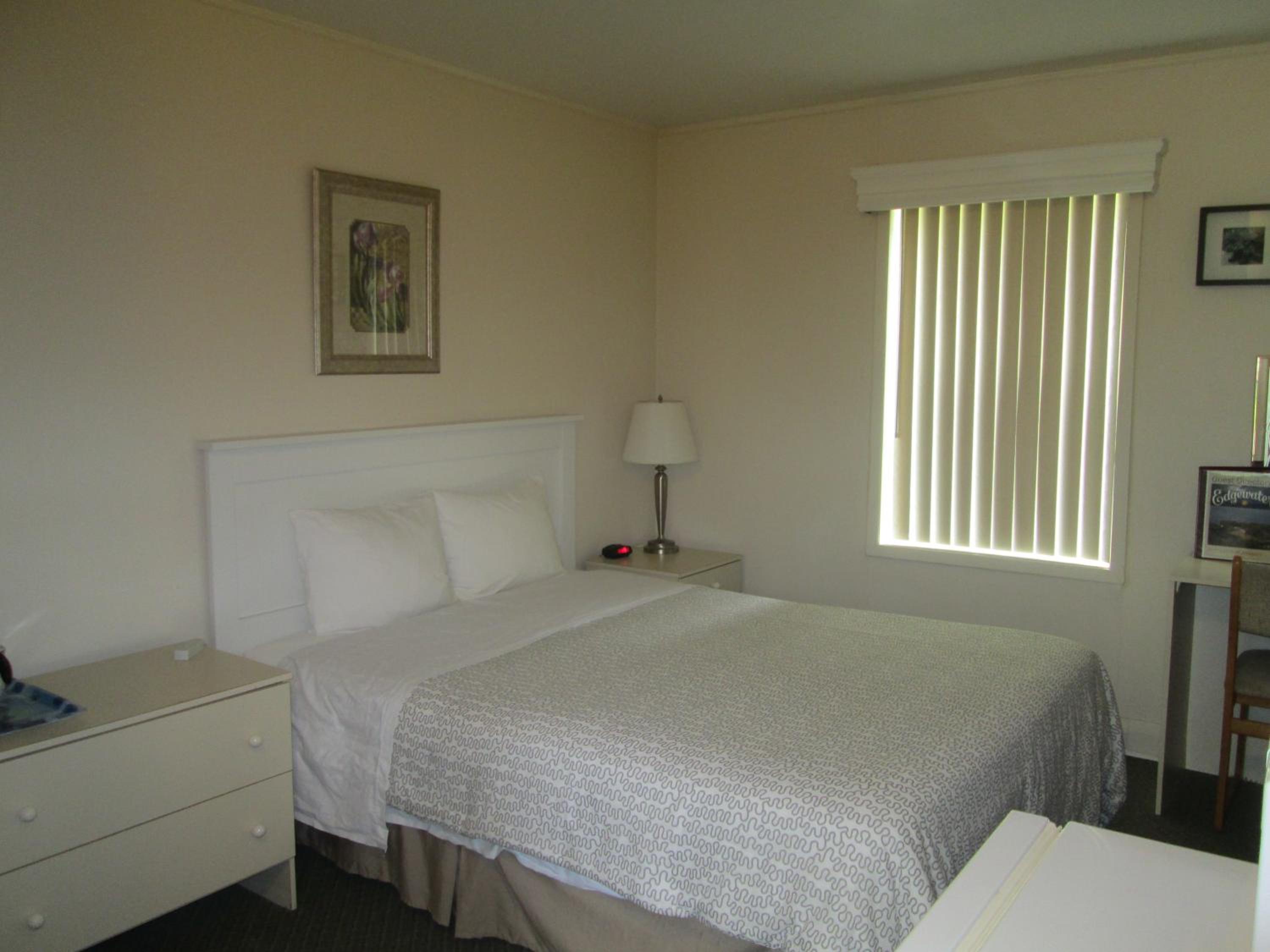 Queen Room photo 1