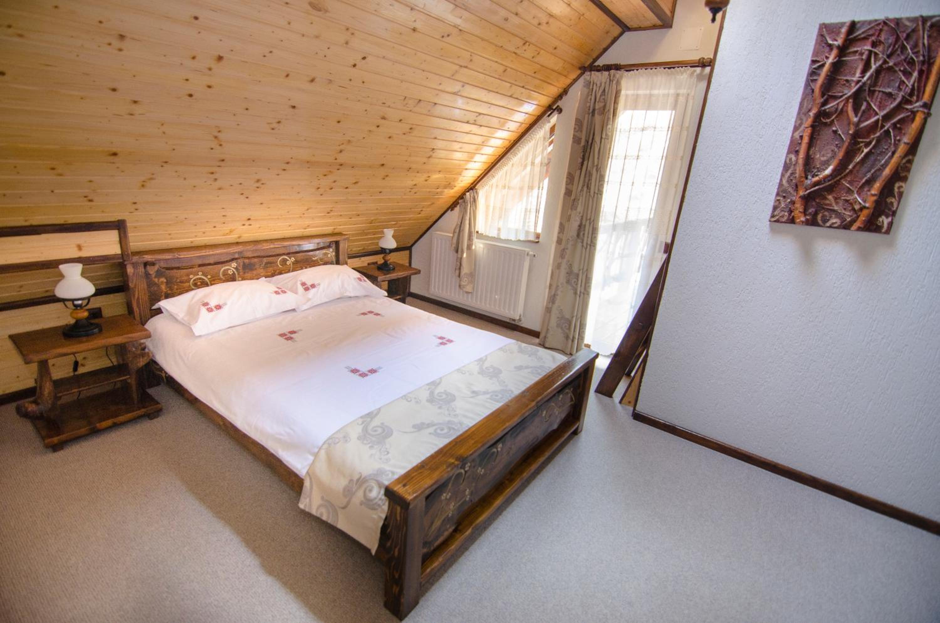 Deluxe Room (2 Adults + 1 Child) photo 2