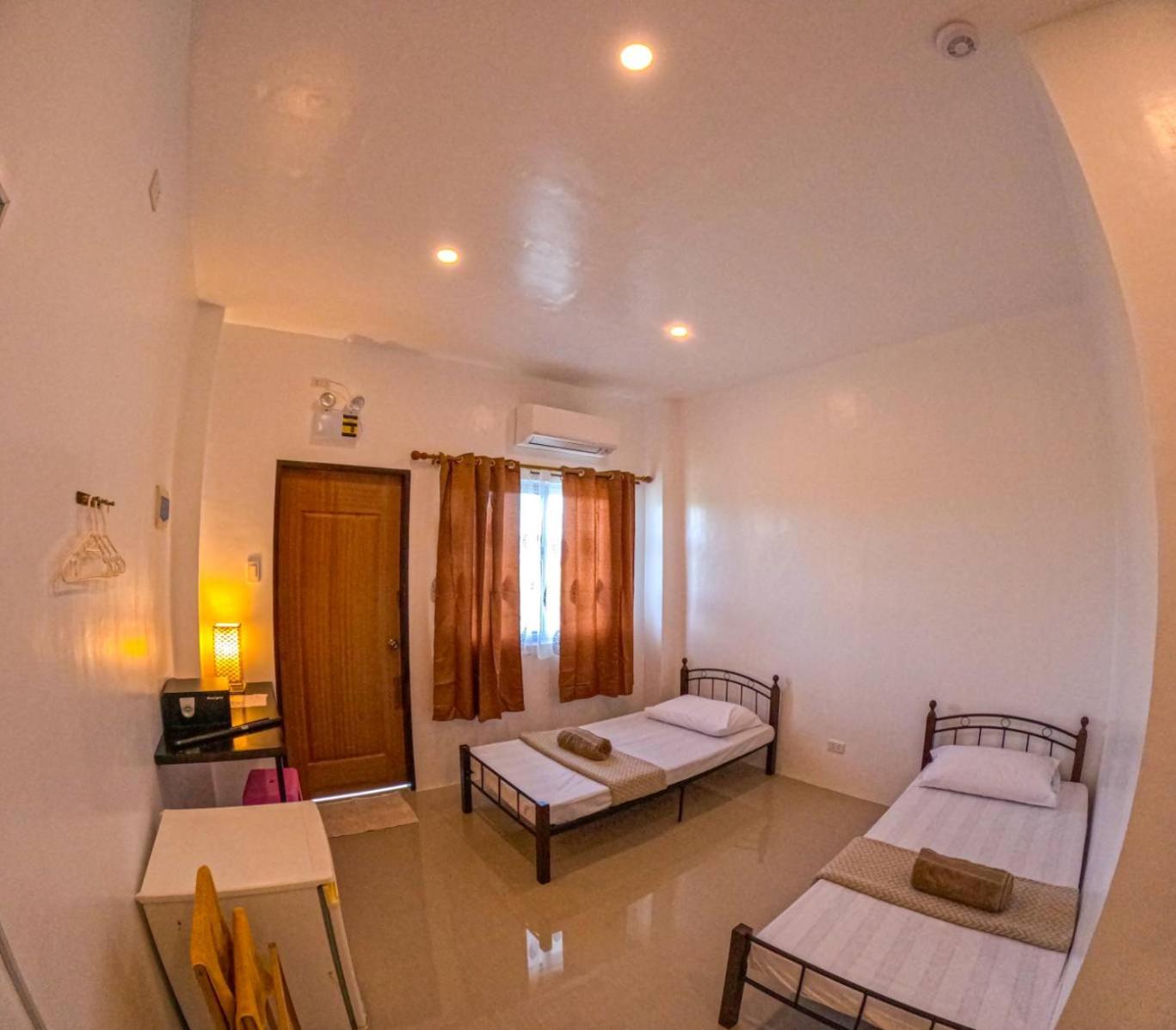 Superior Twin Room with Sea View - Photo 4