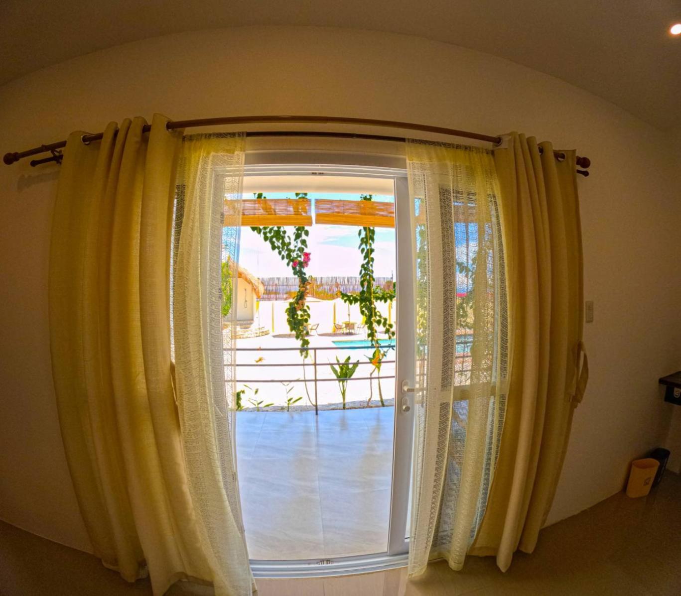 Deluxe Room - Photo 5