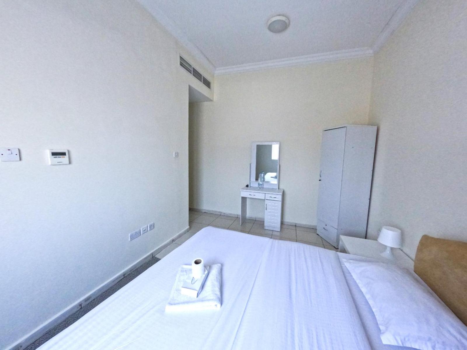 Apartment photo 2