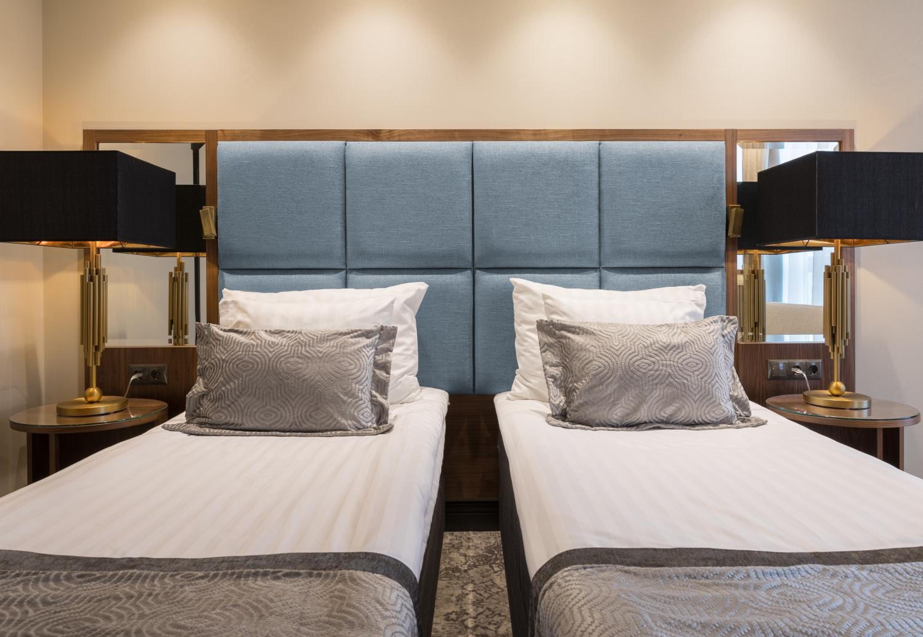 Superior Room with access to the V Spa water and sauna area photo 3