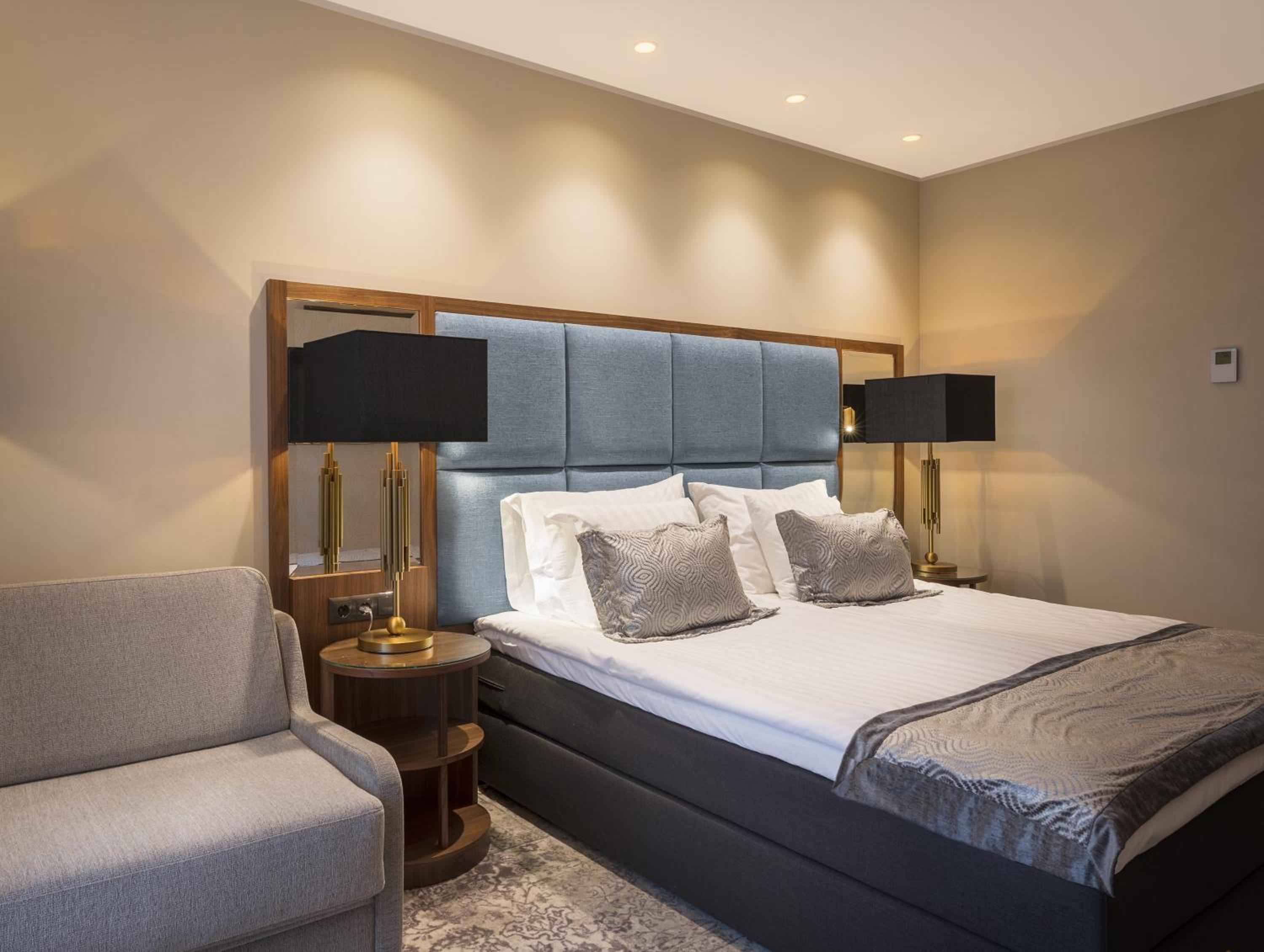 Superior Room with access to the V Spa water and sauna area photo 2