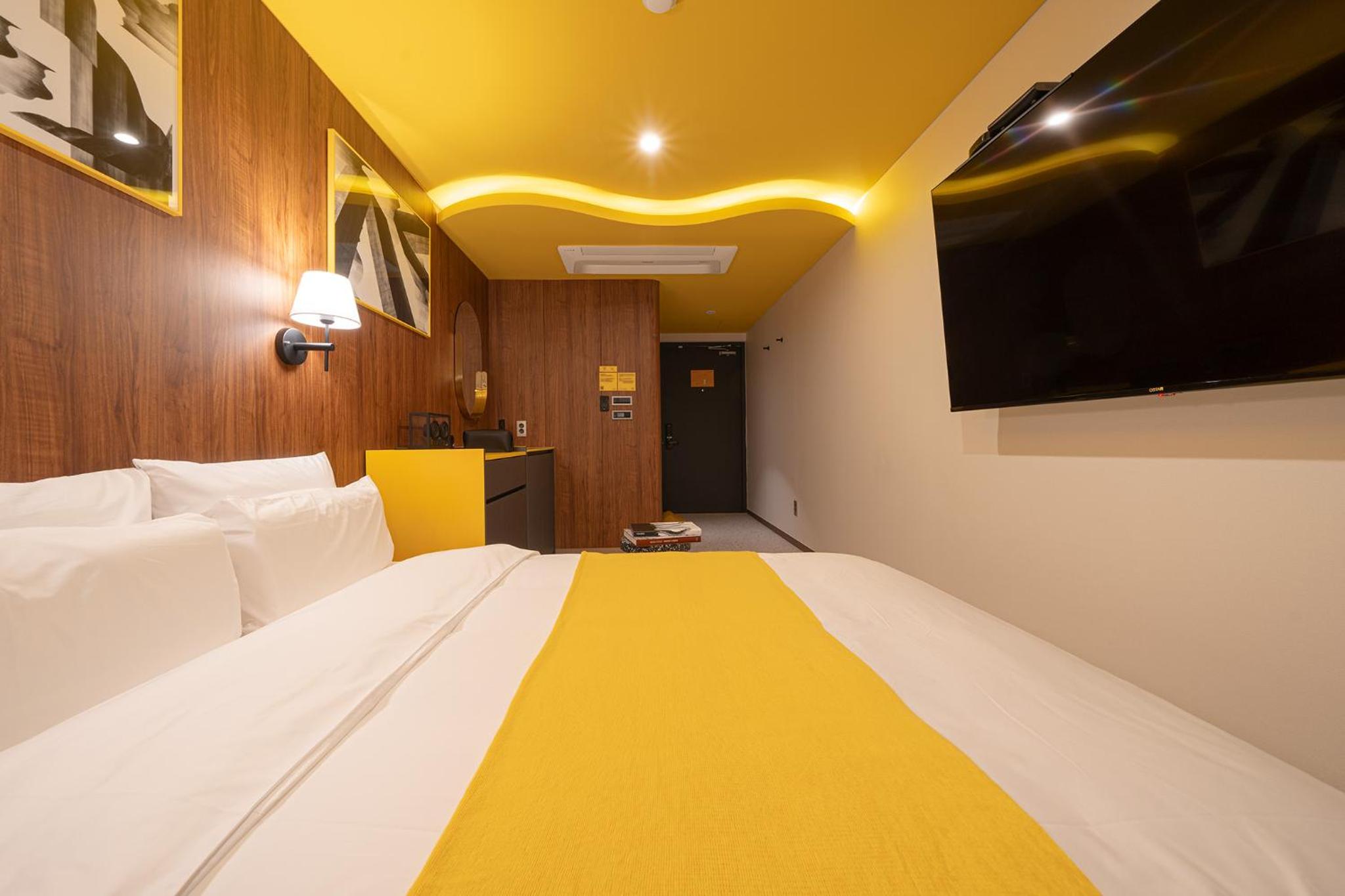 Deluxe Double Room - Photo 18
