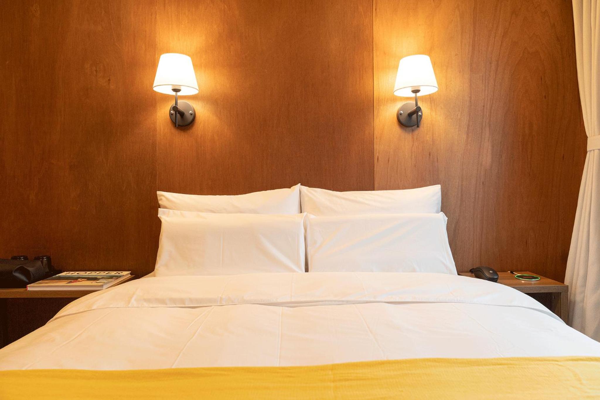 Suite - Photo 10
