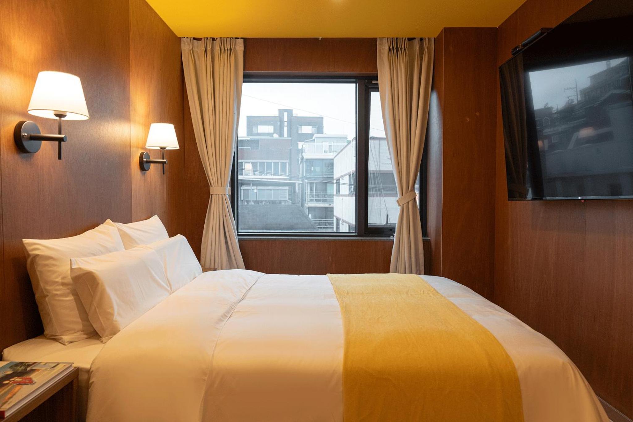 Suite - Photo 5