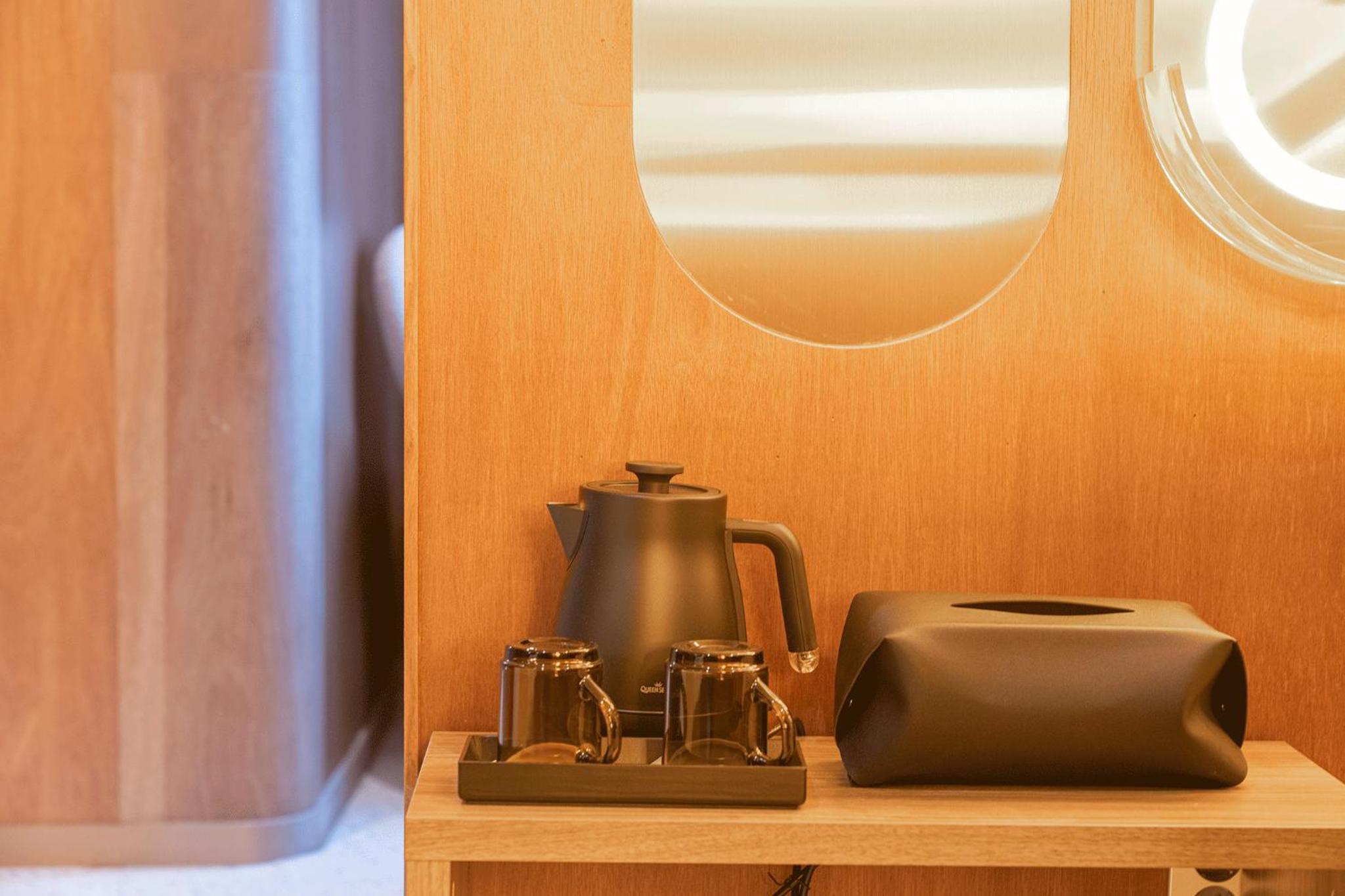 Suite - Photo 19
