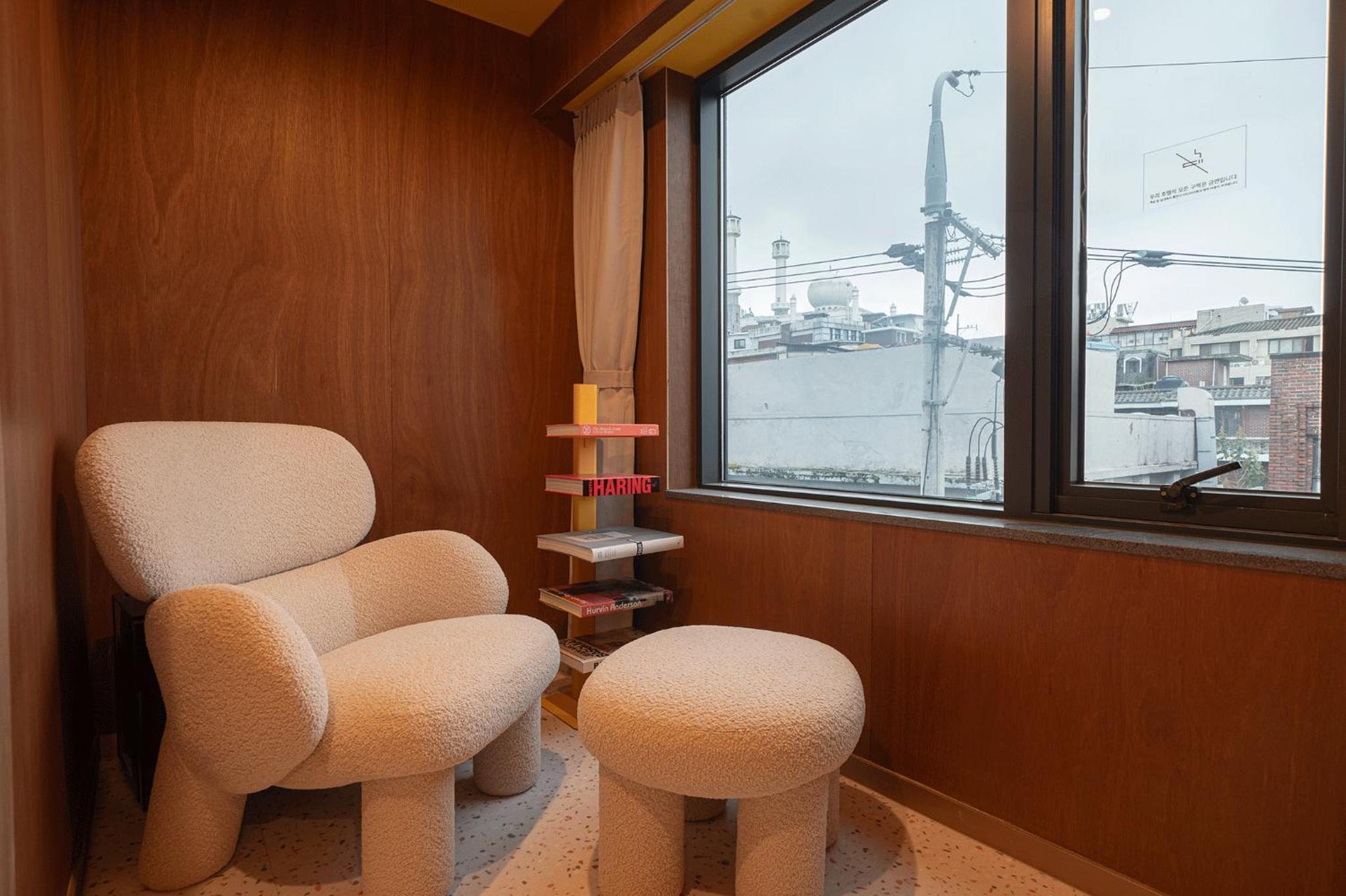 Suite - Photo 8