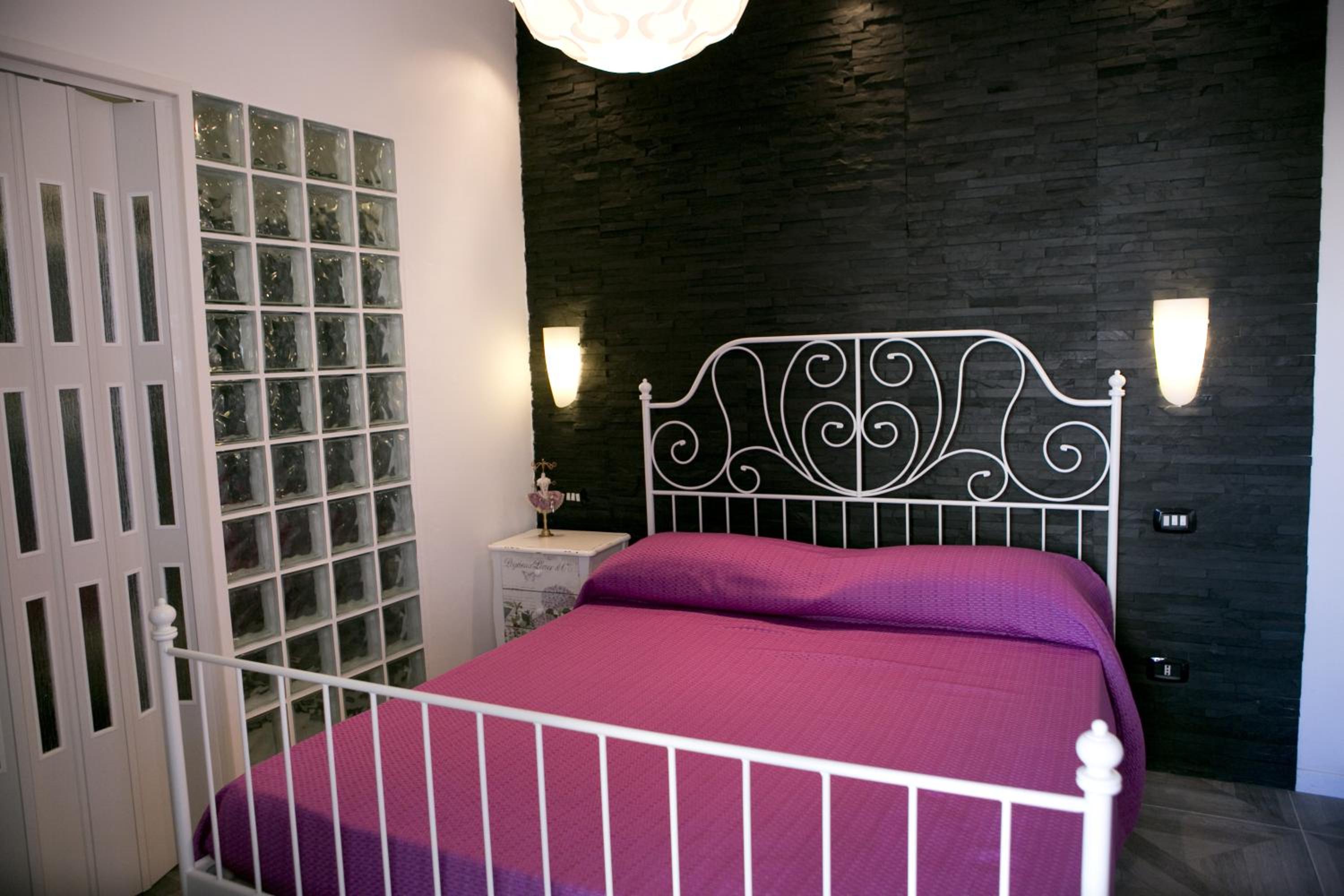 Deluxe King Room photo 2