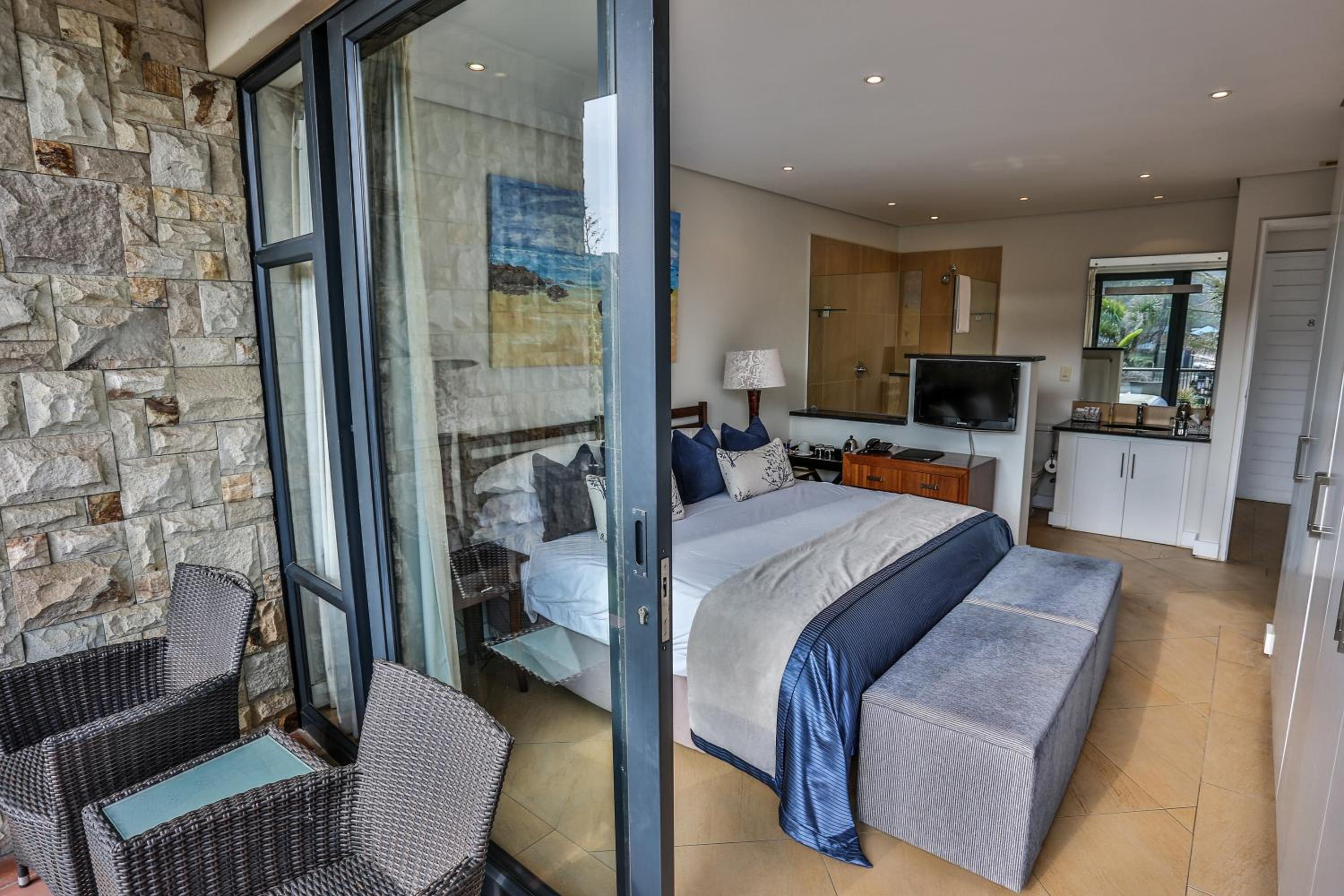 Double or Twin Room with Balcony - Photo 3