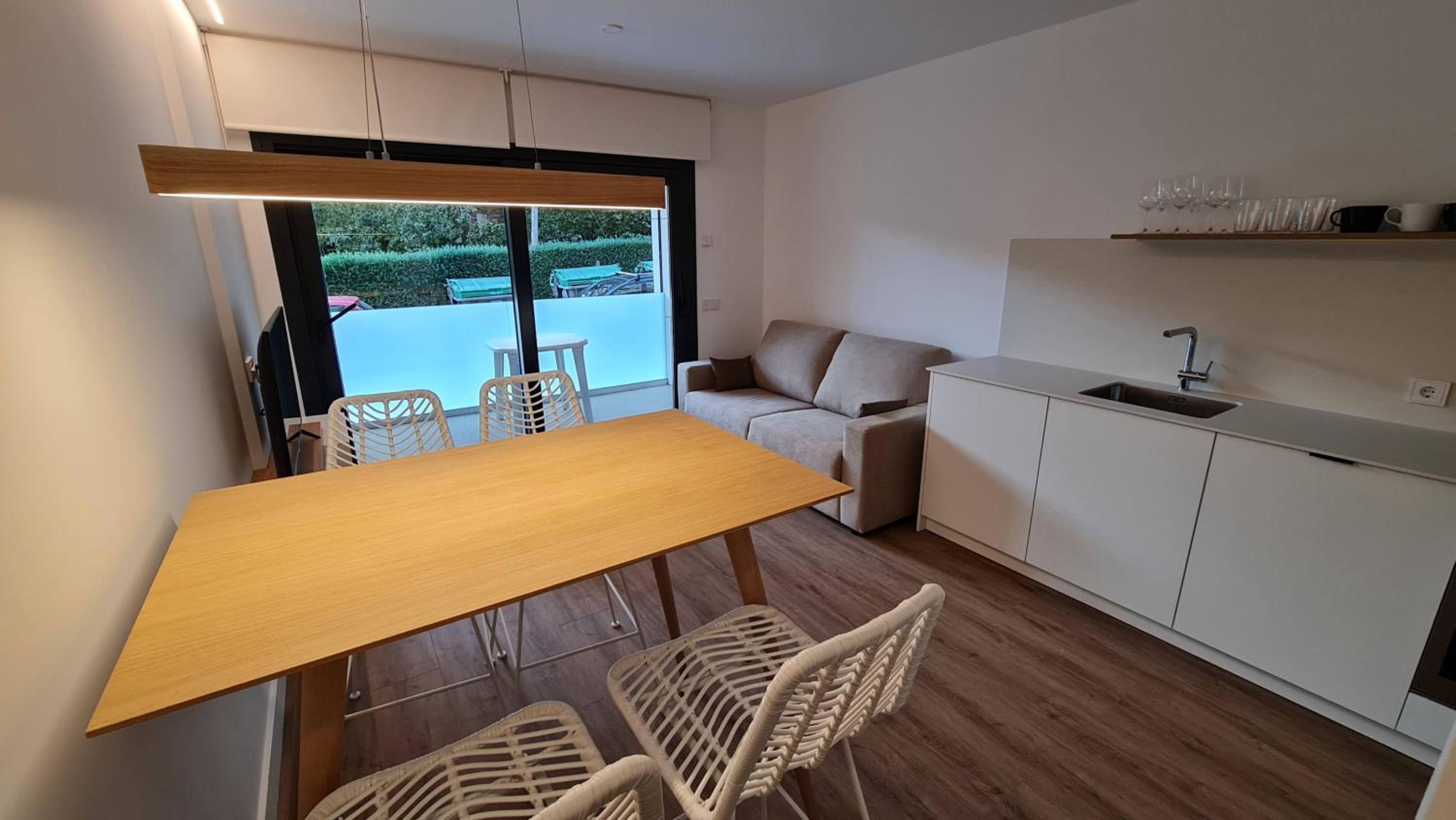 Apartment with Terrace - Photo 3