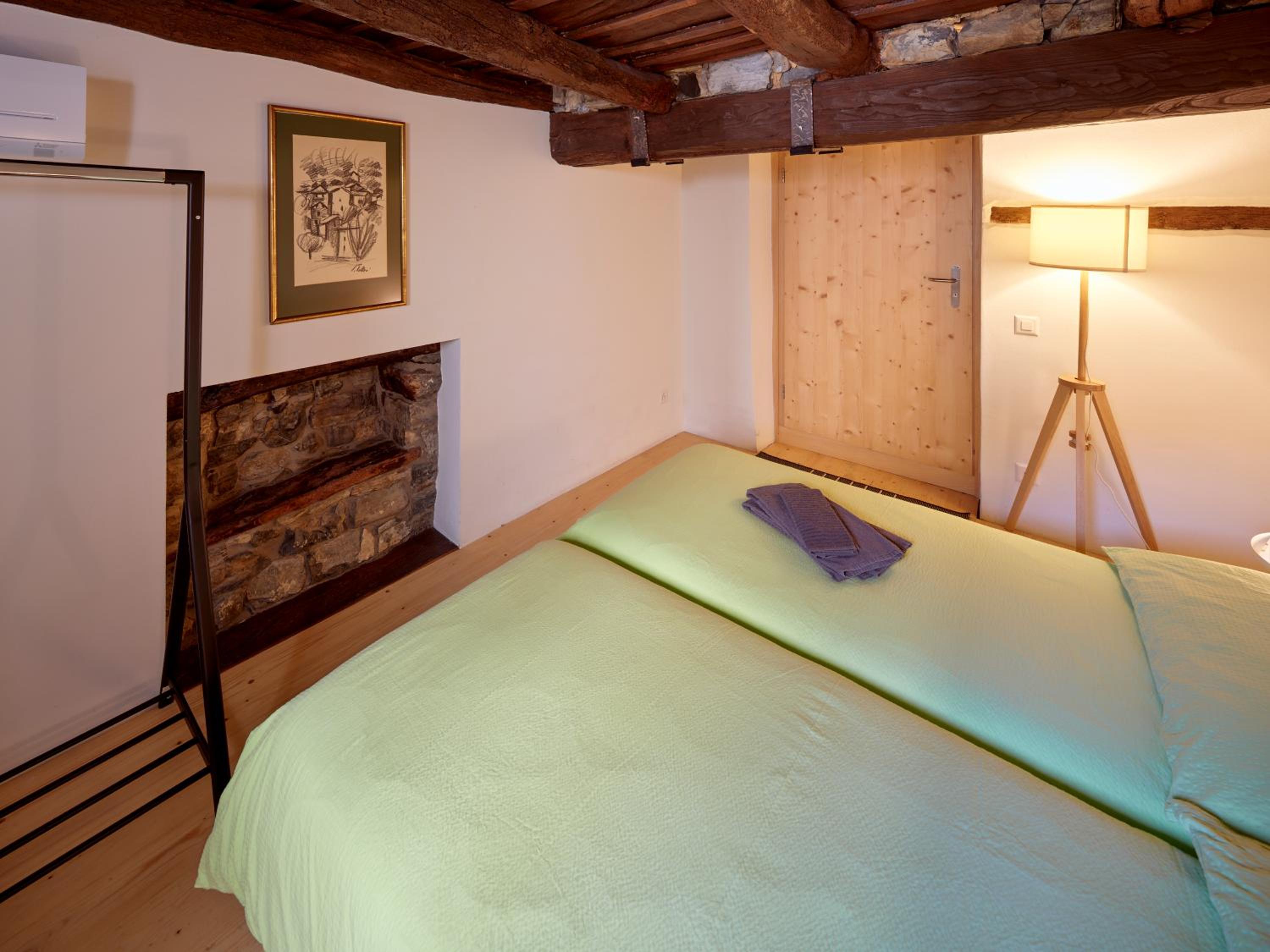 Twin Room with Private Bathroom photo 2
