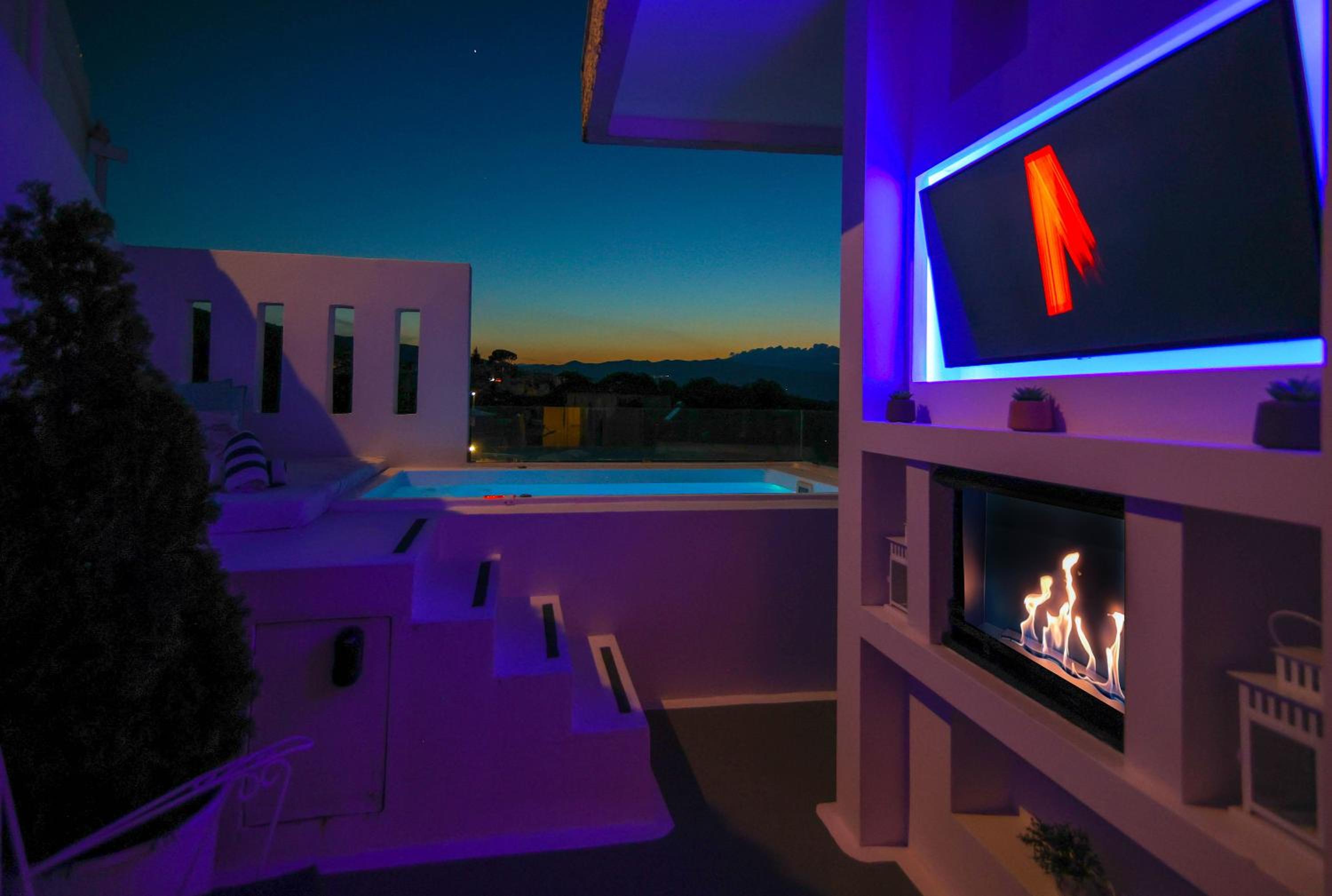 Secret Spa Suite Sea View with Private Sauna & Outdoor Jetted Tub