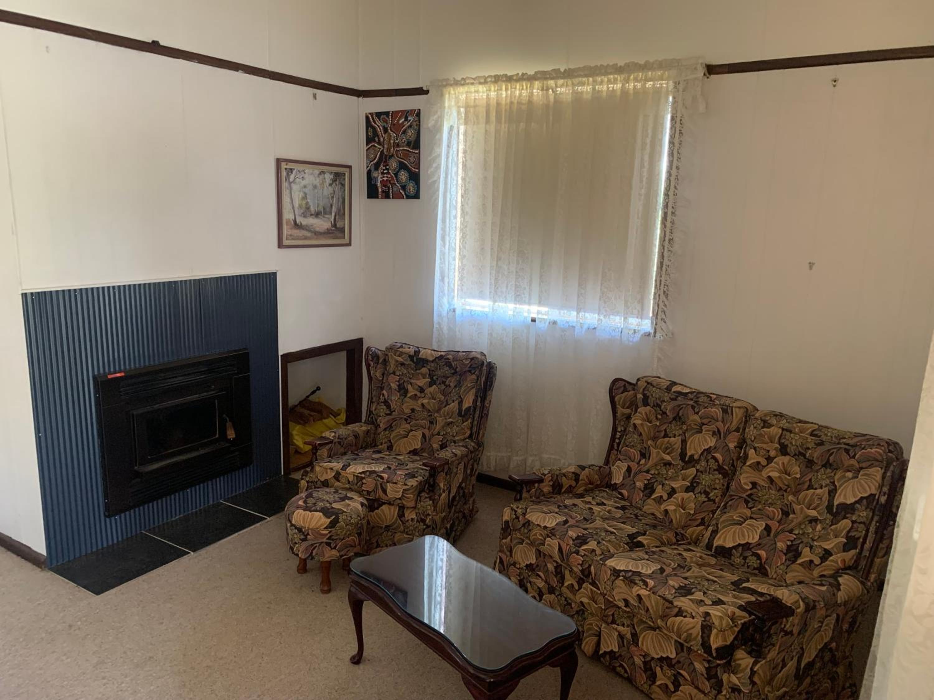 Three-Bedroom House photo 3