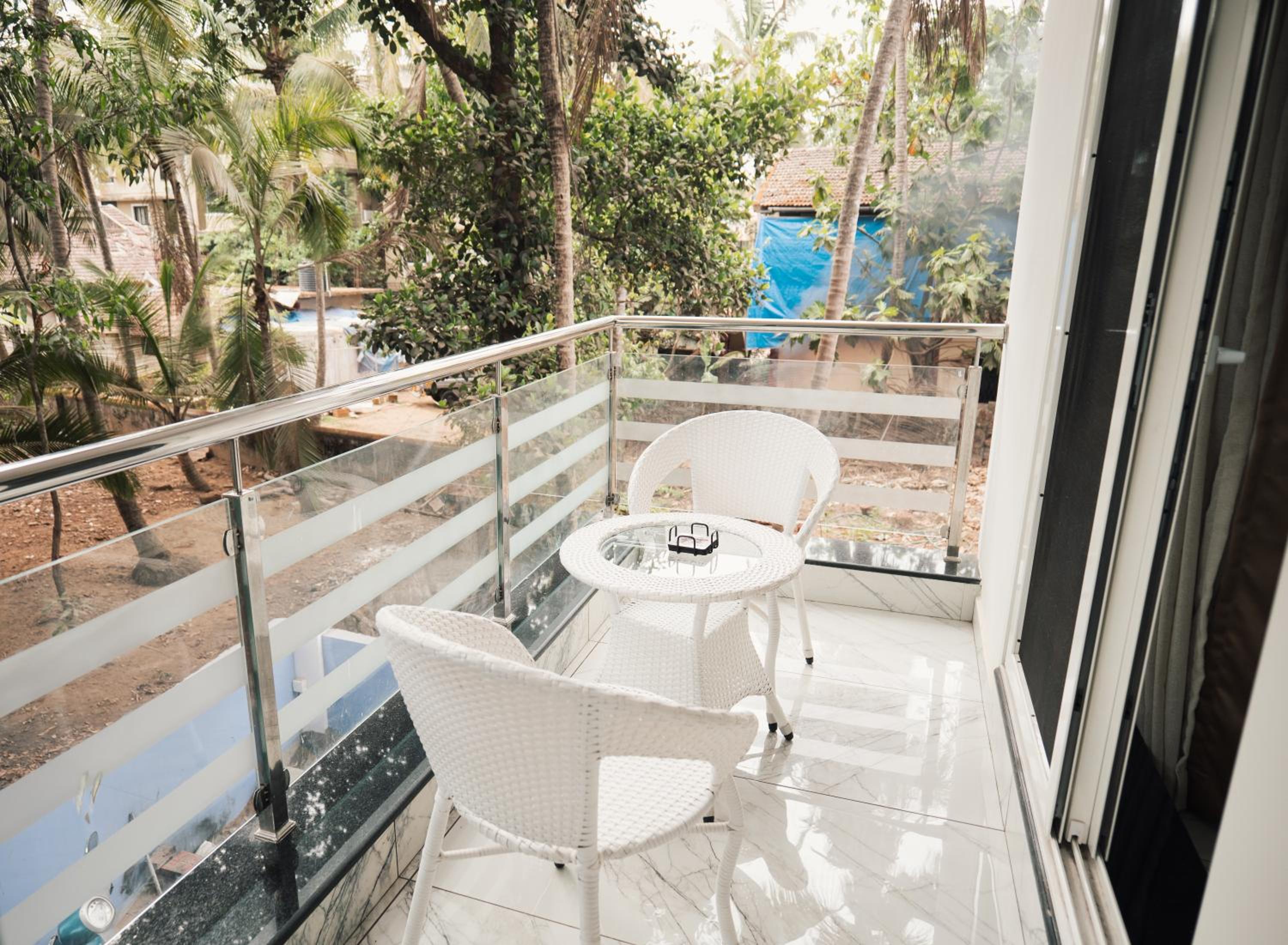 Deluxe Double Room with Balcony photo 3