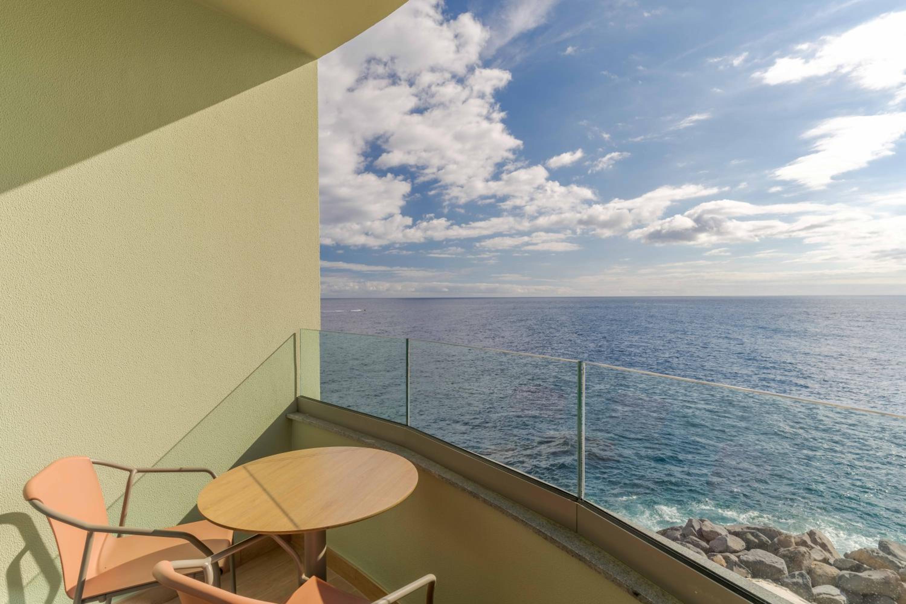 Triple Room with Sea View - Photo 2