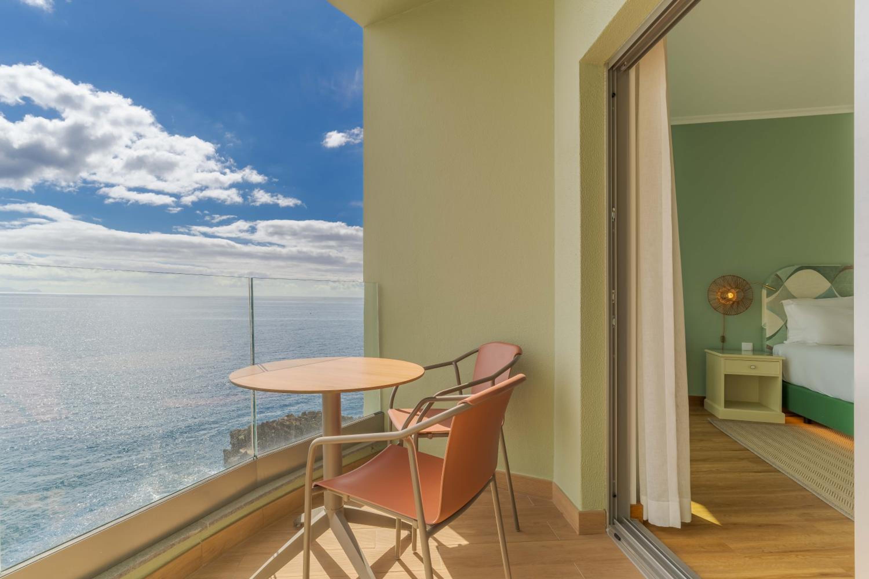 Triple Room with Sea View - Photo 6