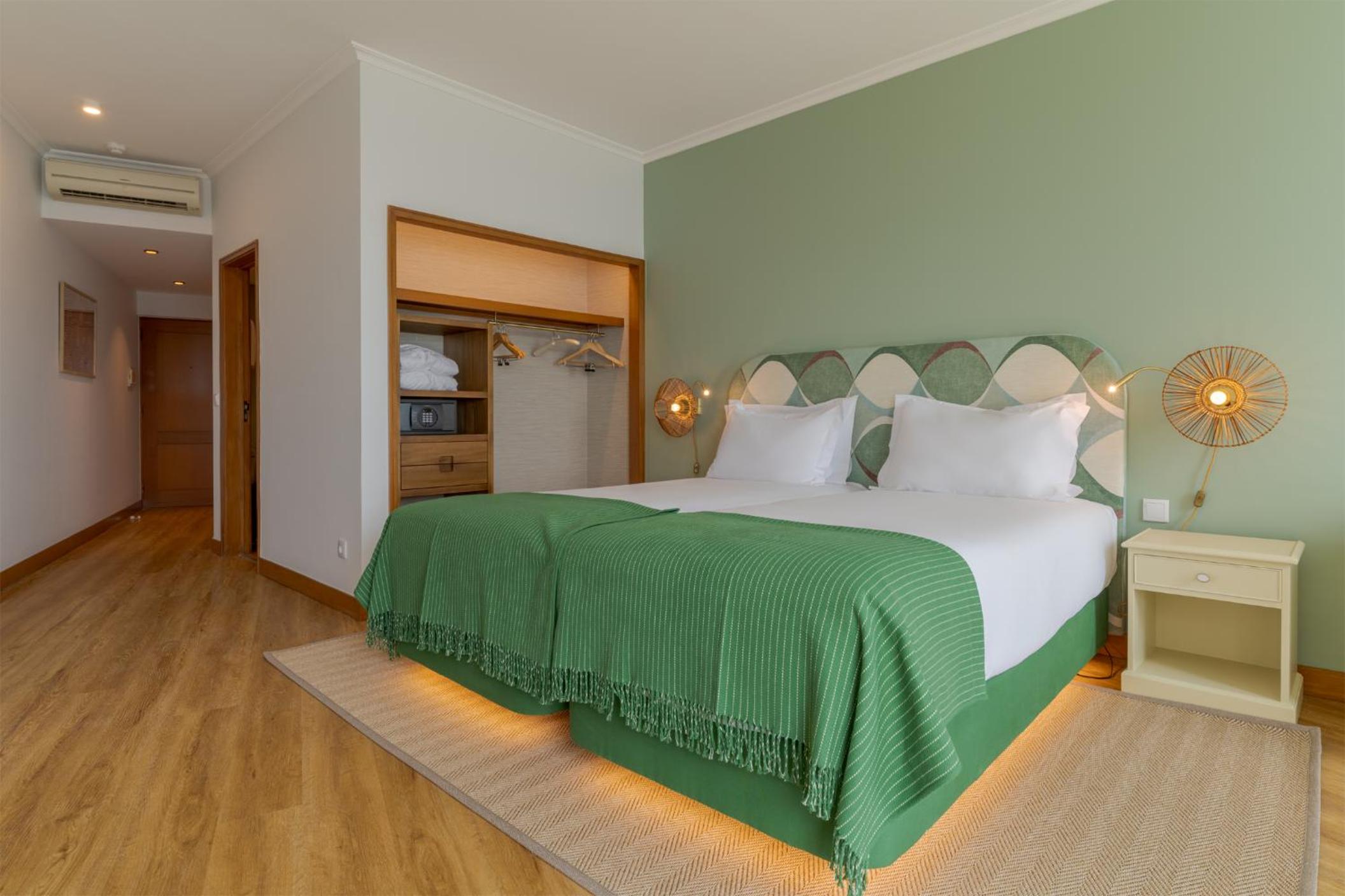 Superior Double or Twin Room with Sea View - Photo 1
