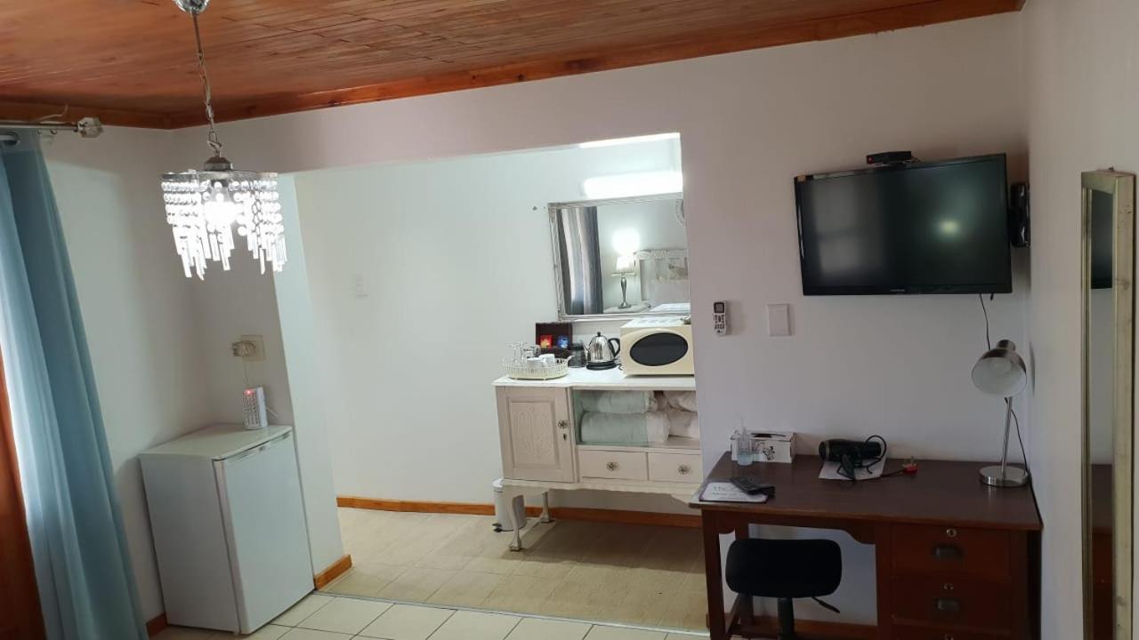 Deluxe Double Room with Shower photo 3