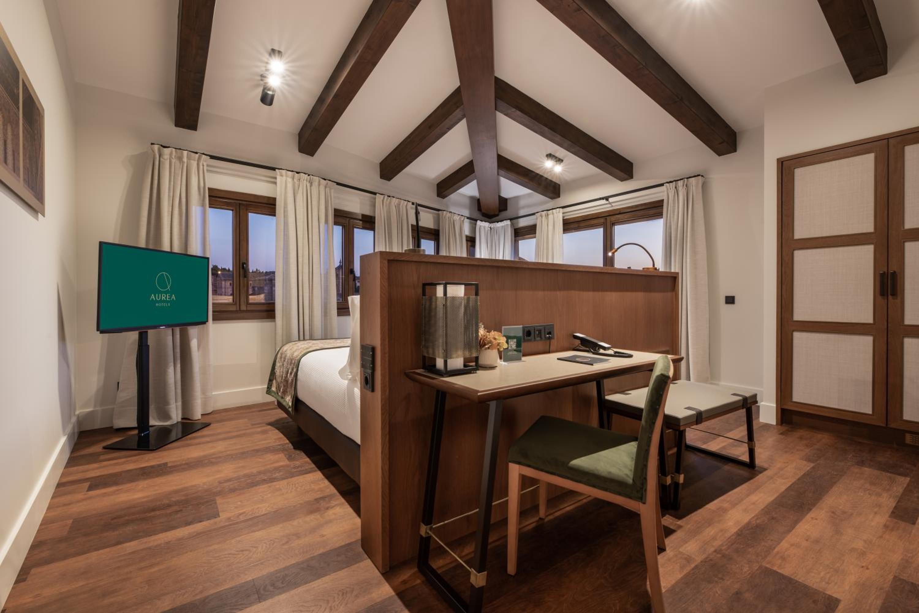 Suite Junior con terraza y vistas a la Catedral