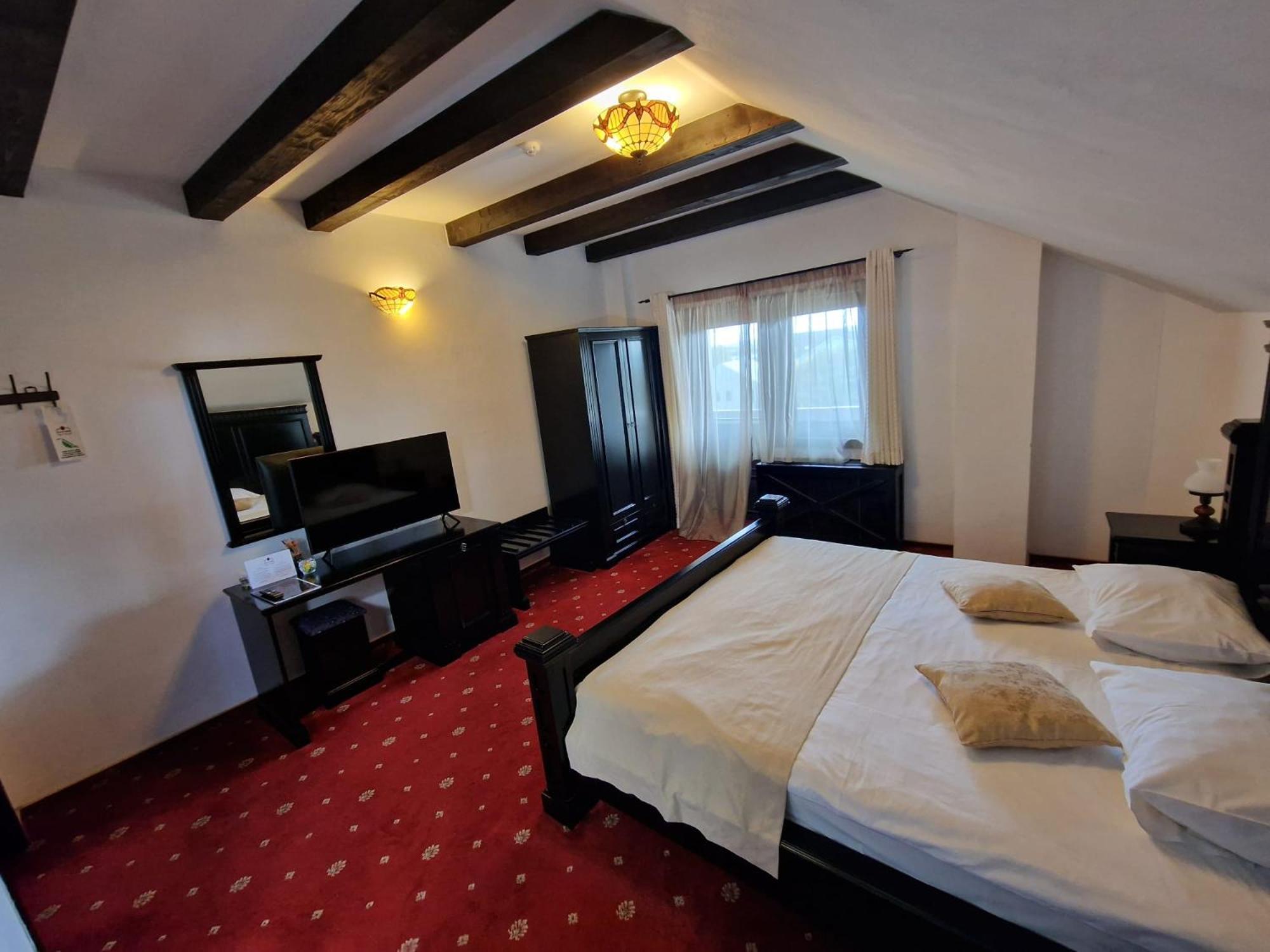 Deluxe Double Room photo 2