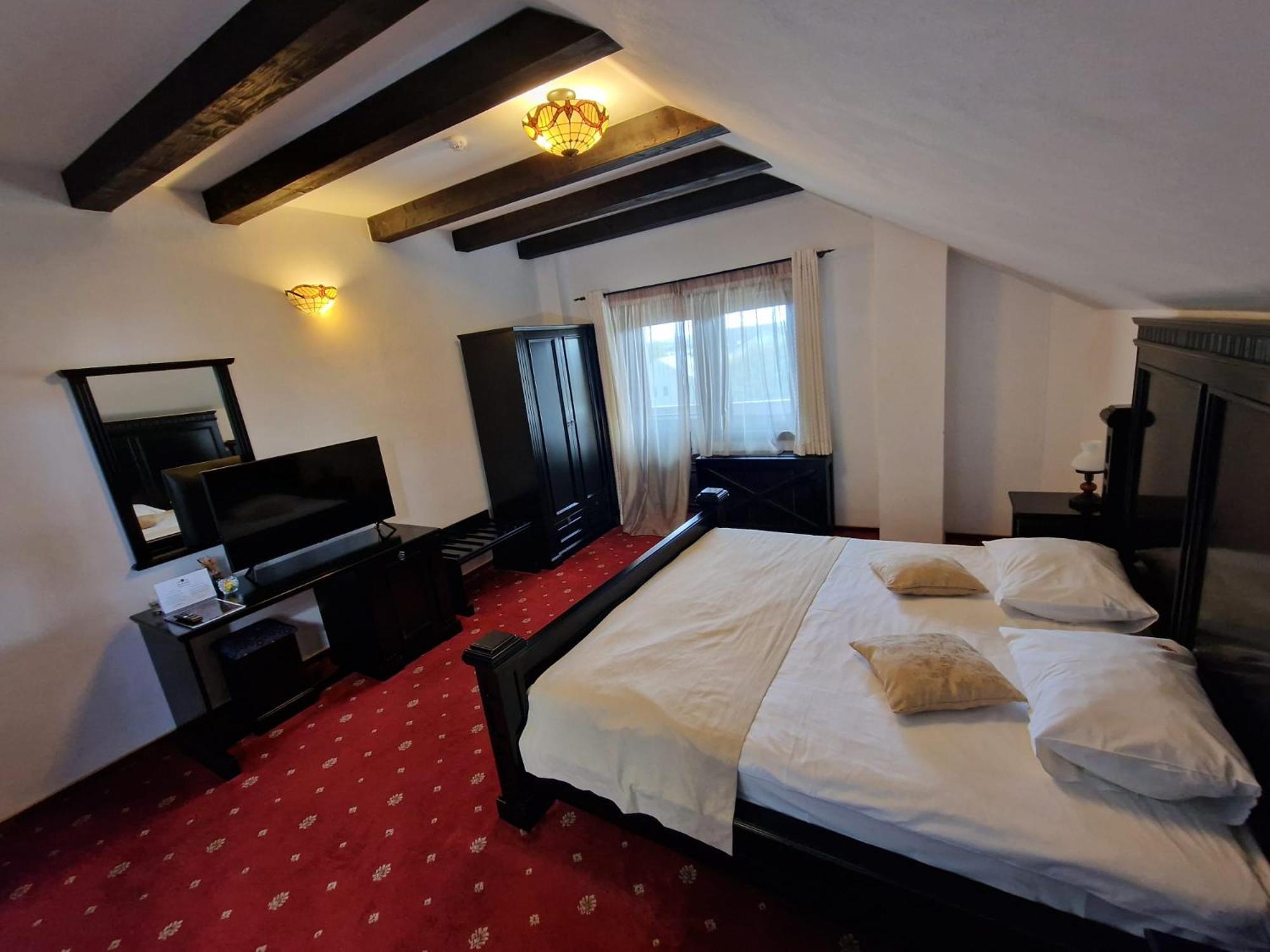 Deluxe Double Room photo 3