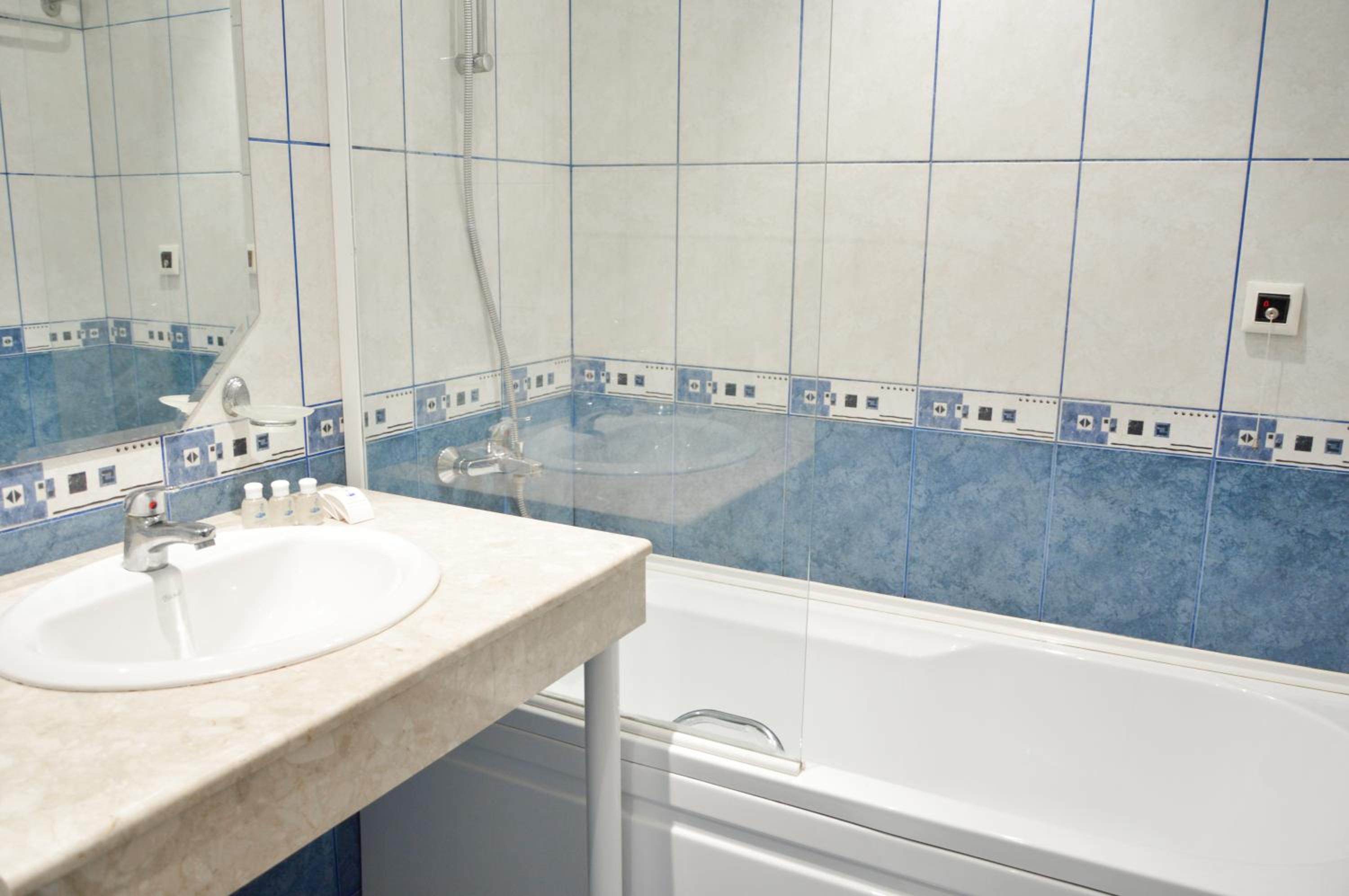 Single Room with Balcony photo 3