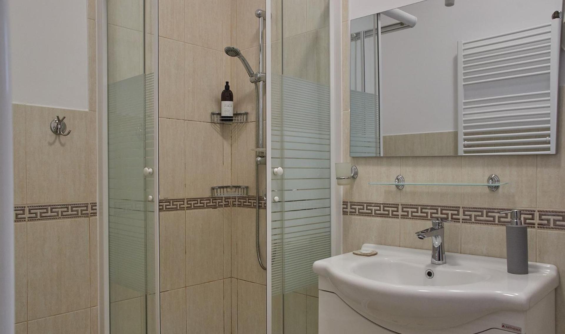 One-Bedroom Apartment - Photo 11