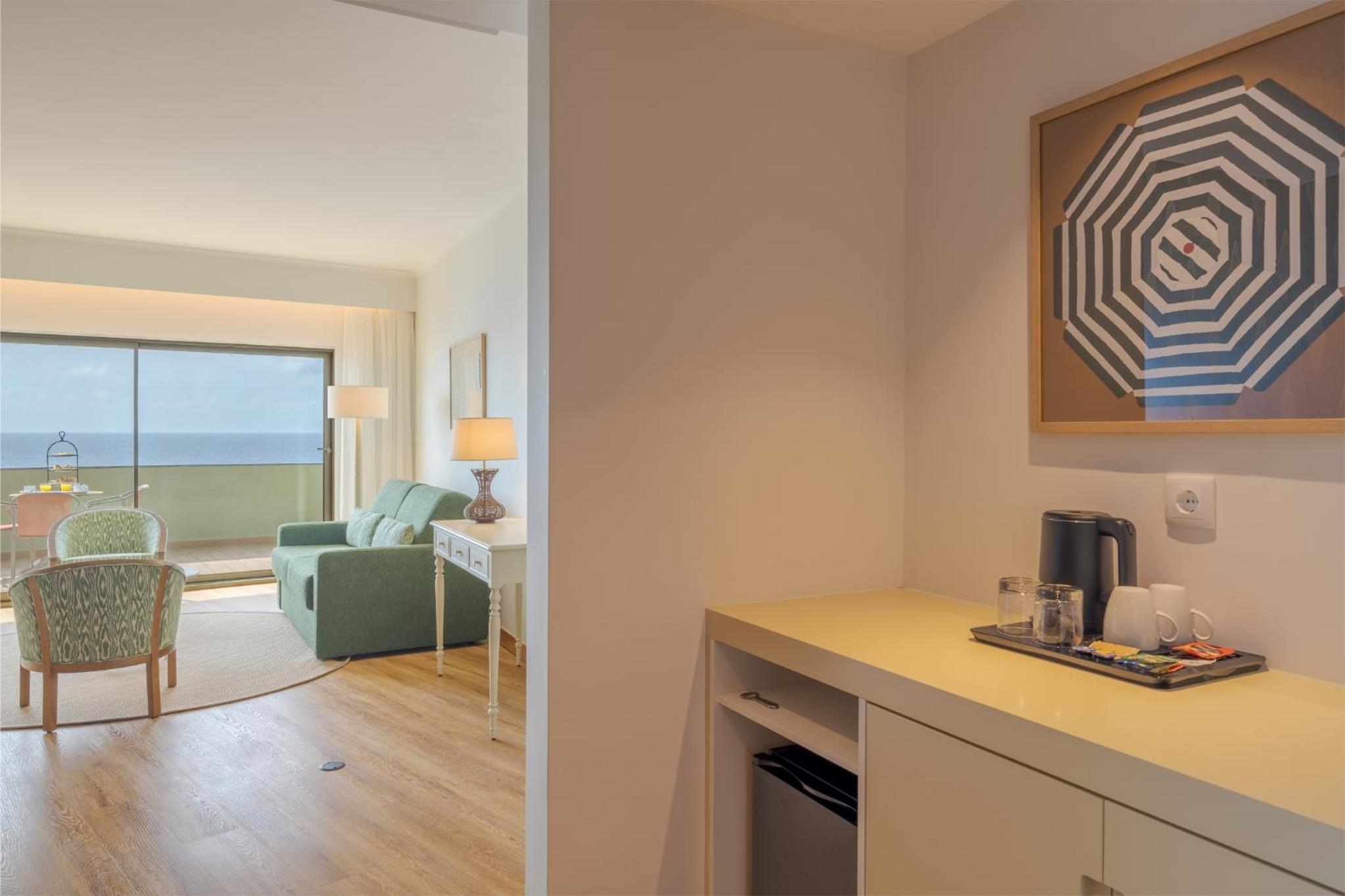 Suite with Sea View - Photo 3