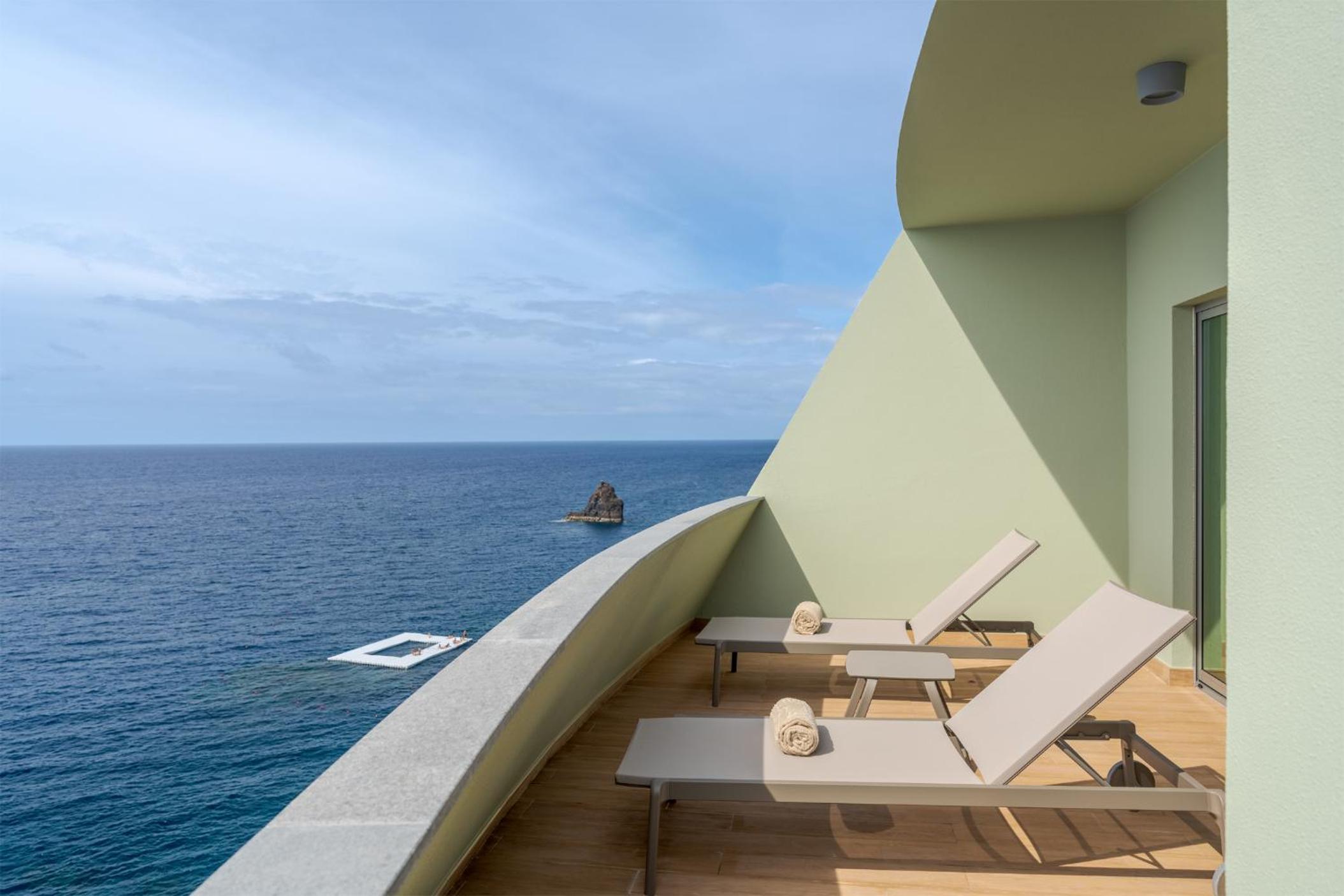 Suite with Sea View - Photo 2