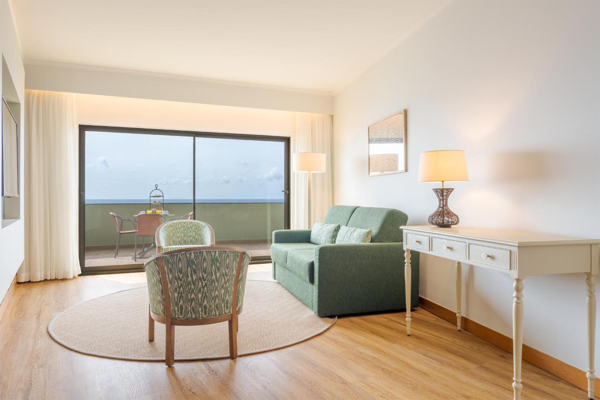 Suite with Sea View - Photo 7