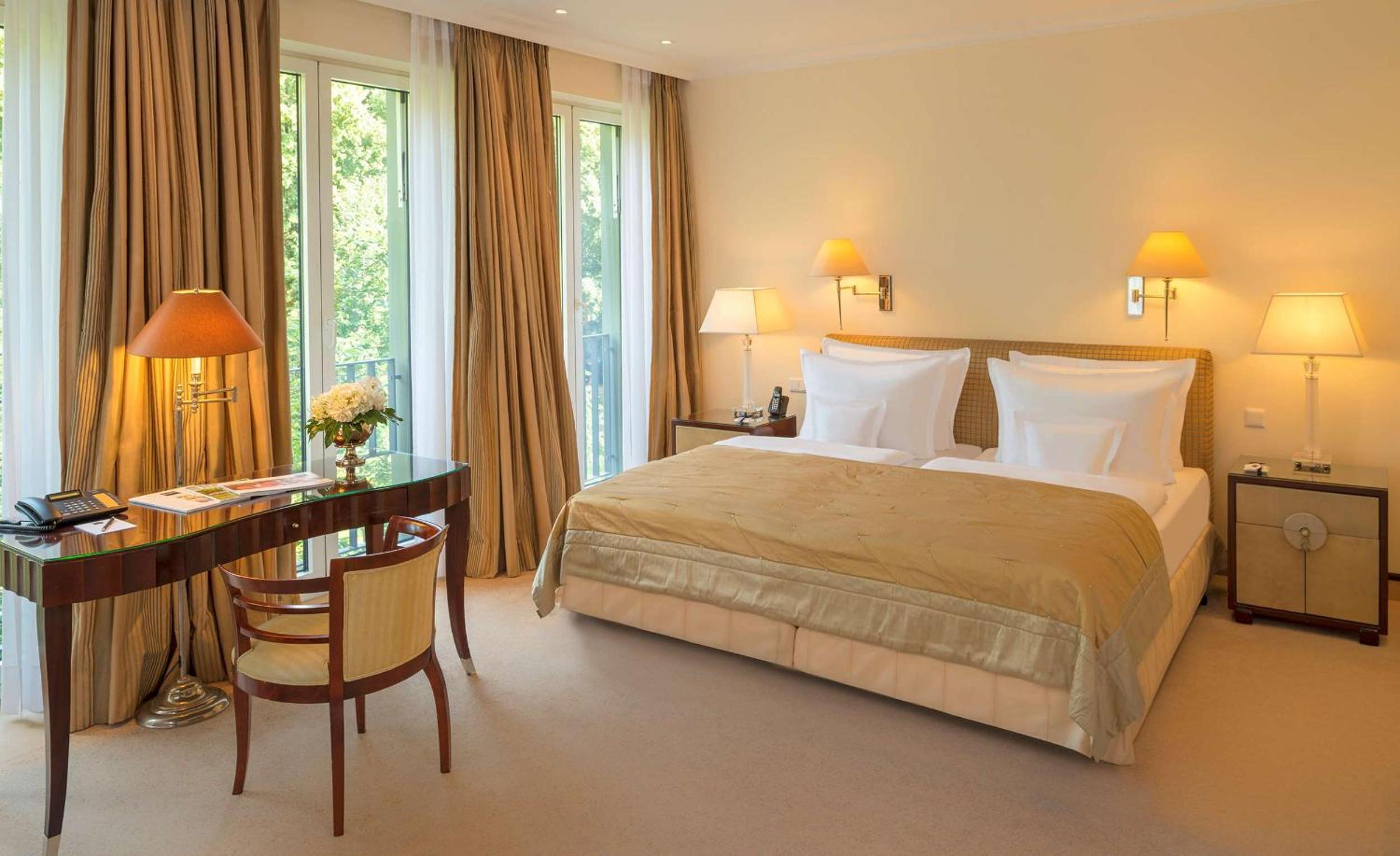 Deluxe Zimmer mit Parkblick - Photo 1