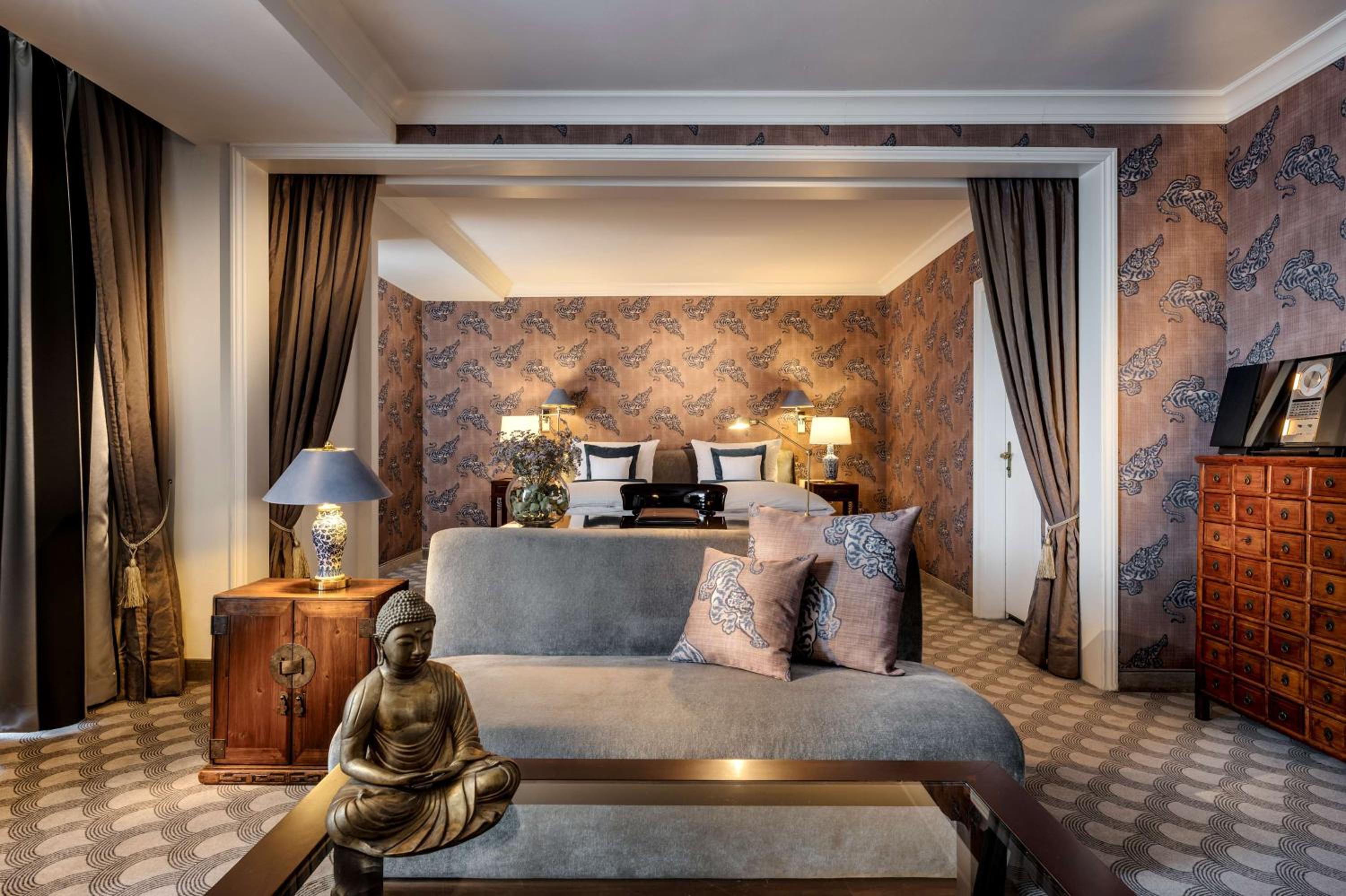 Junior Suite with Lake View - Photo 1