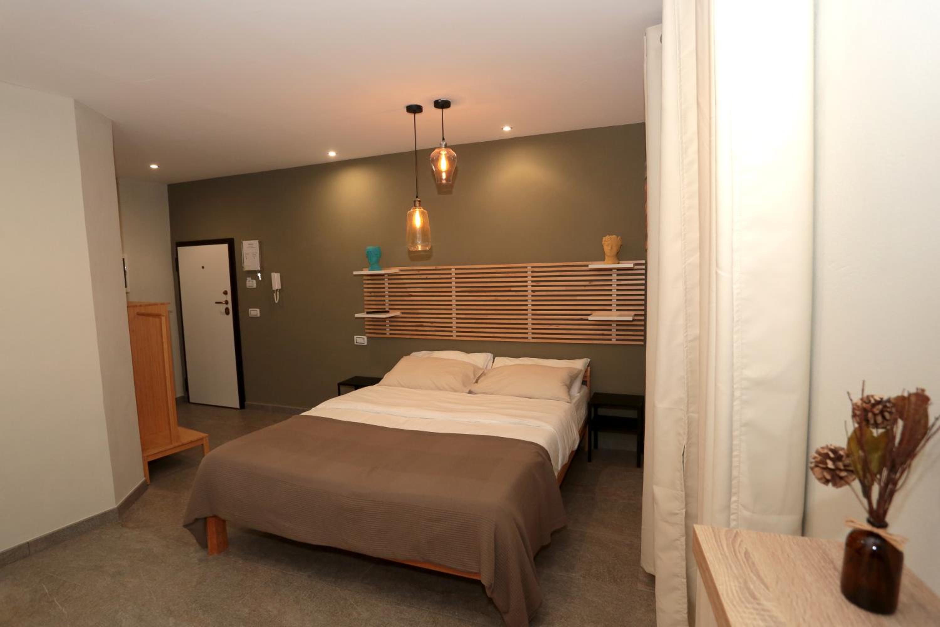 Queen Room with Spa Bath