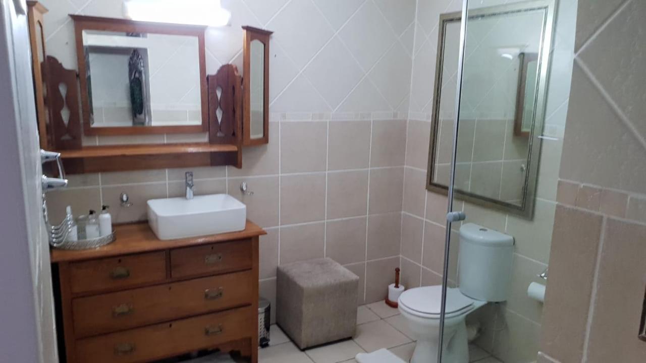Deluxe Double Room with Shower photo 3