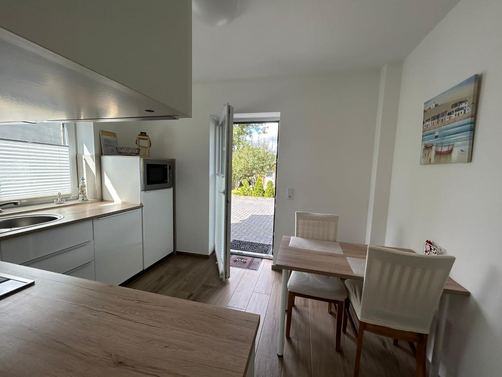 One-Bedroom Apartment - Photo 3