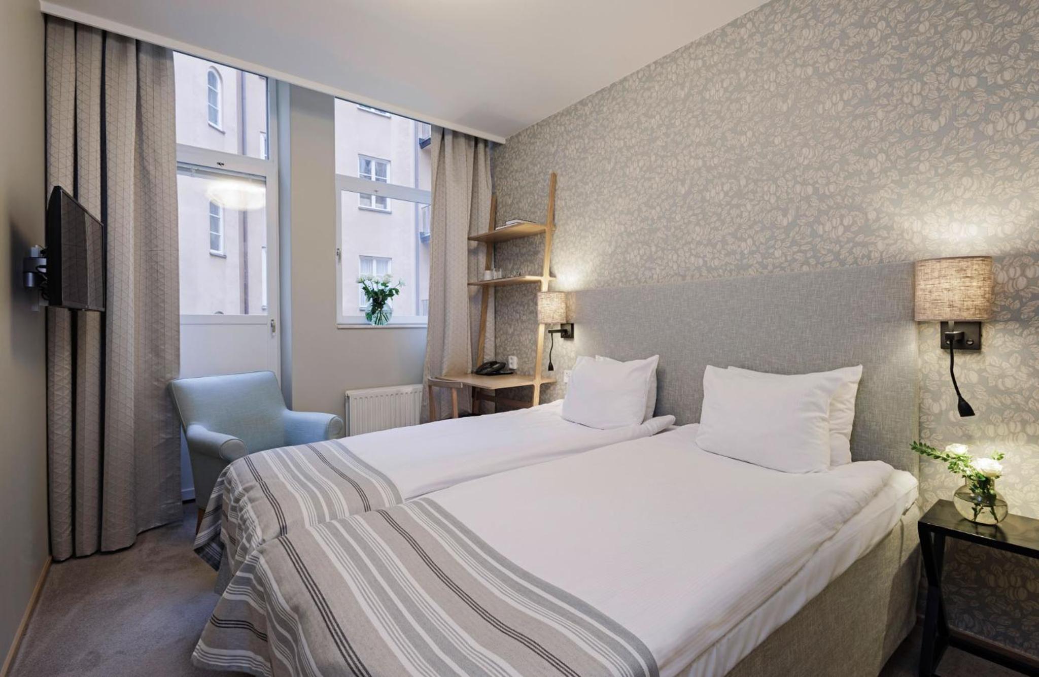 Standard Twin Room - Photo 4