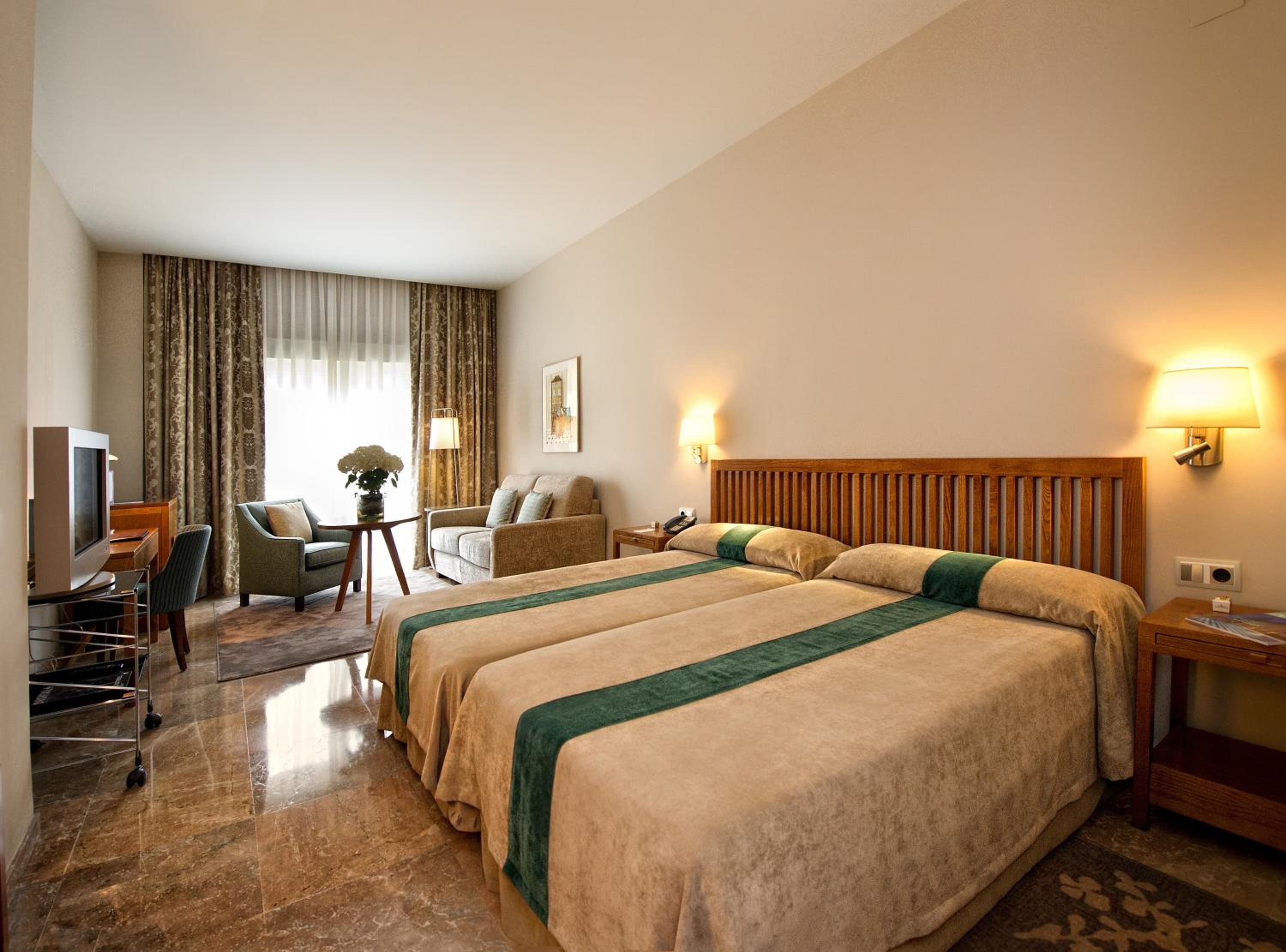 Standard Double Room - Photo 3