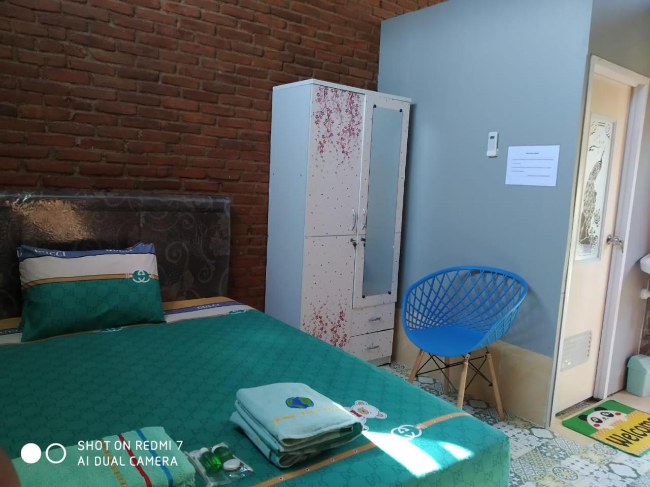 Budget Double Room - Photo 2