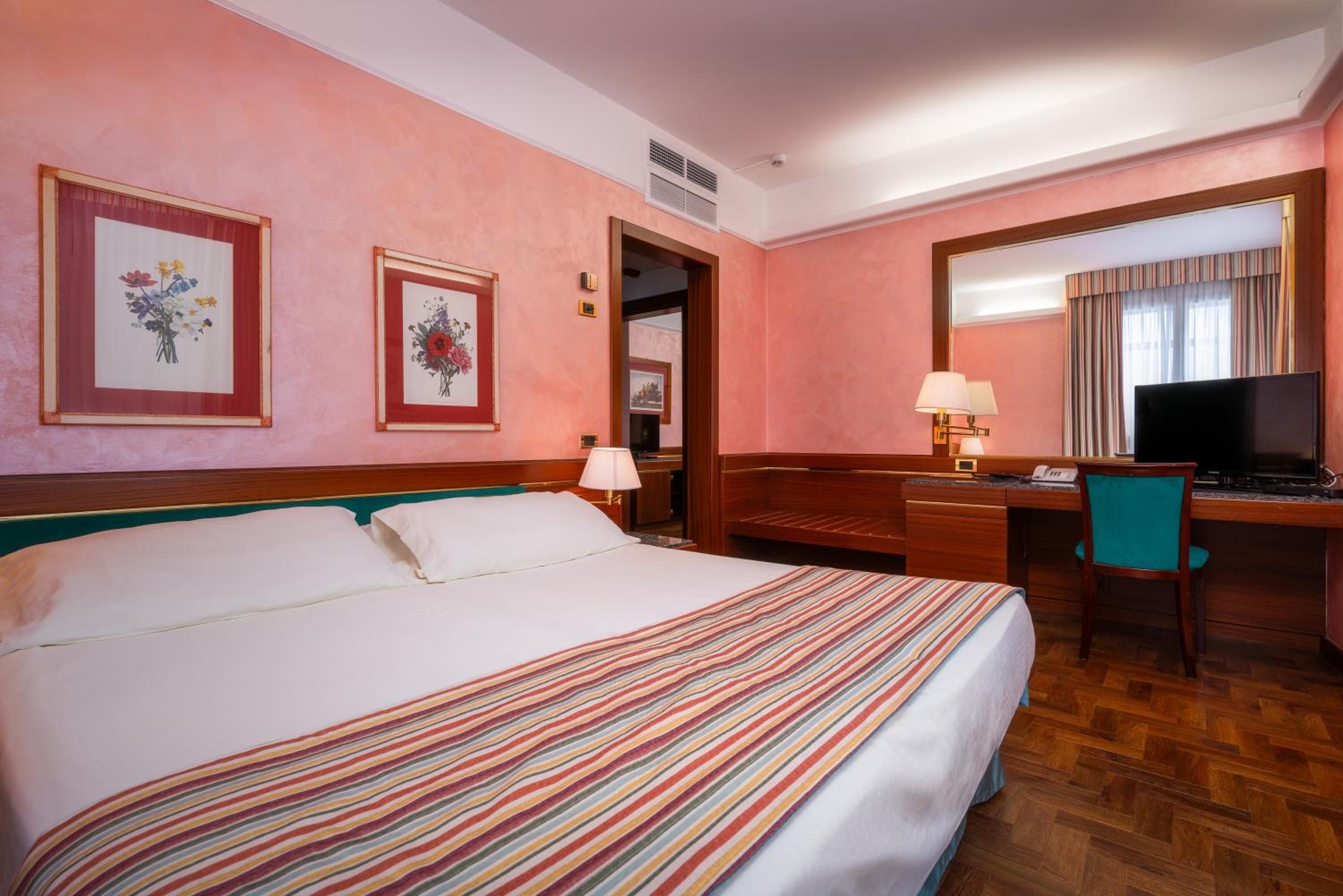 Superior Suite photo 2