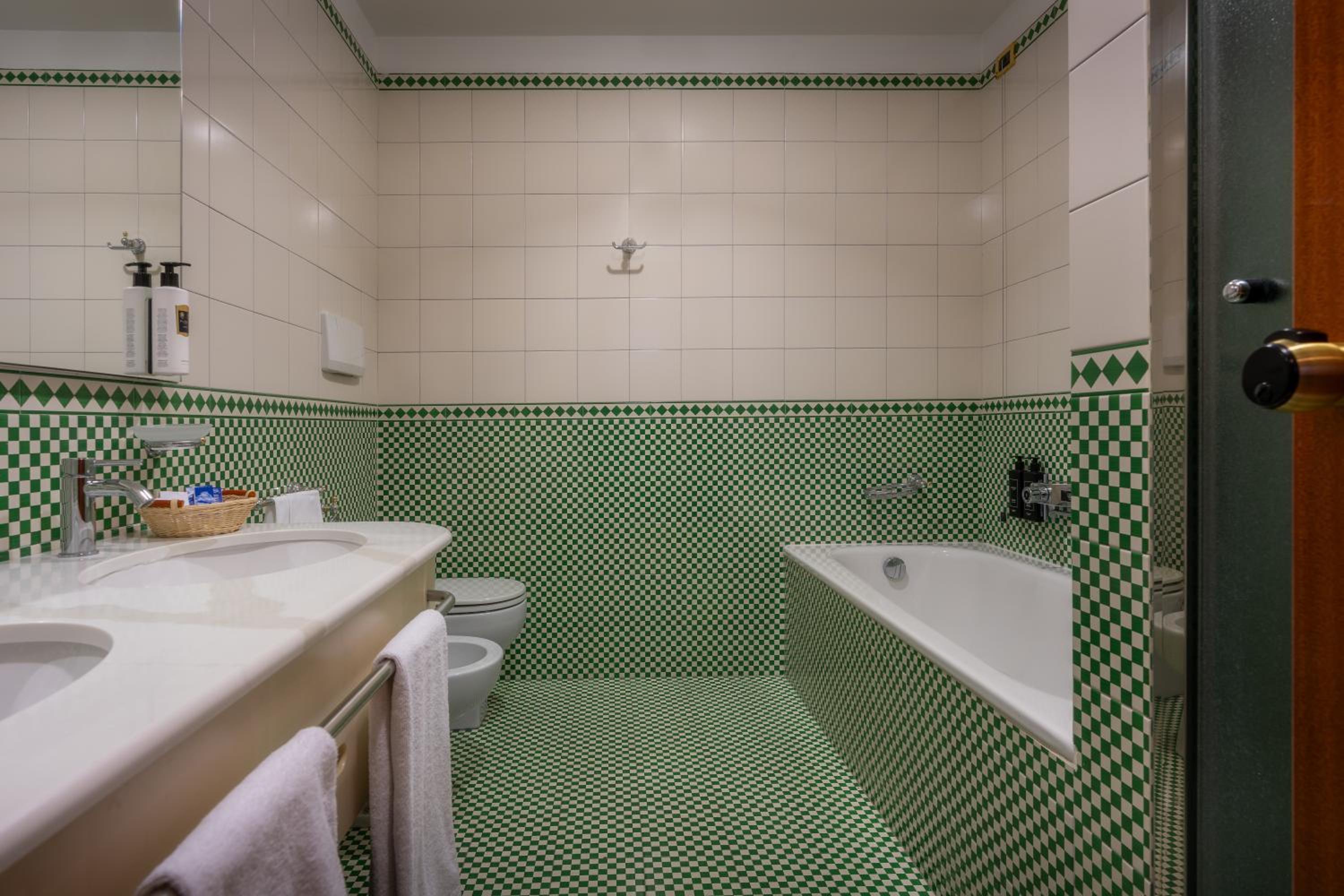 Superior Suite photo 3