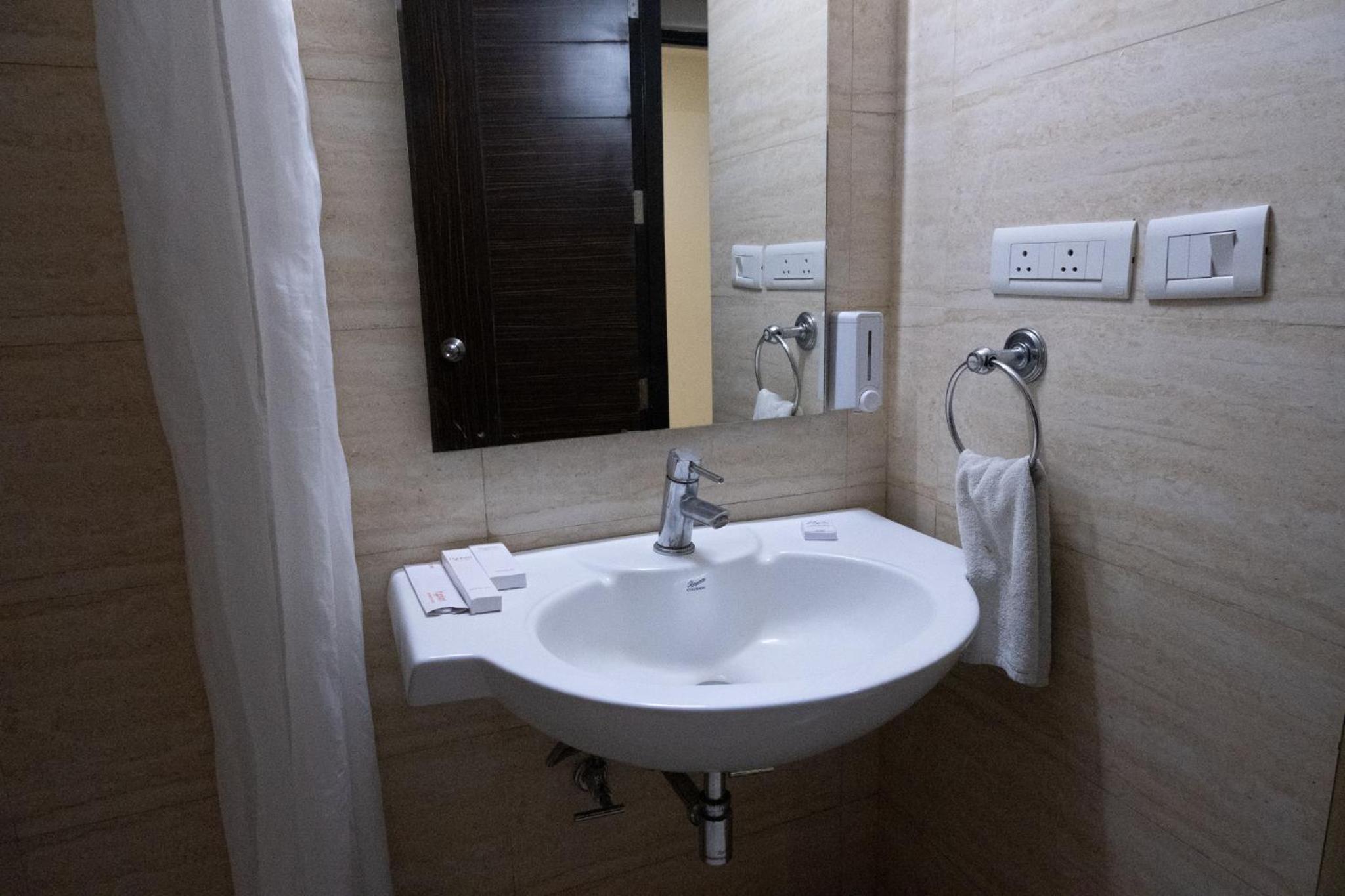 Deluxe Room - Photo 2