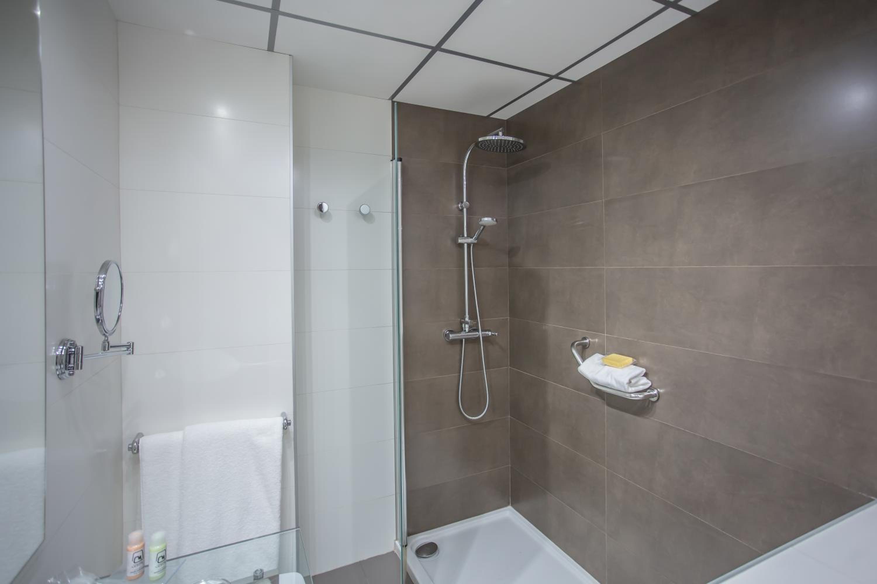Budget Double Room - Photo 3