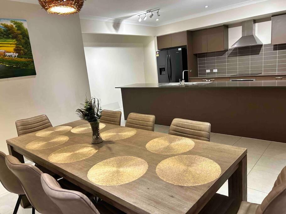 Four-Bedroom House photo 3