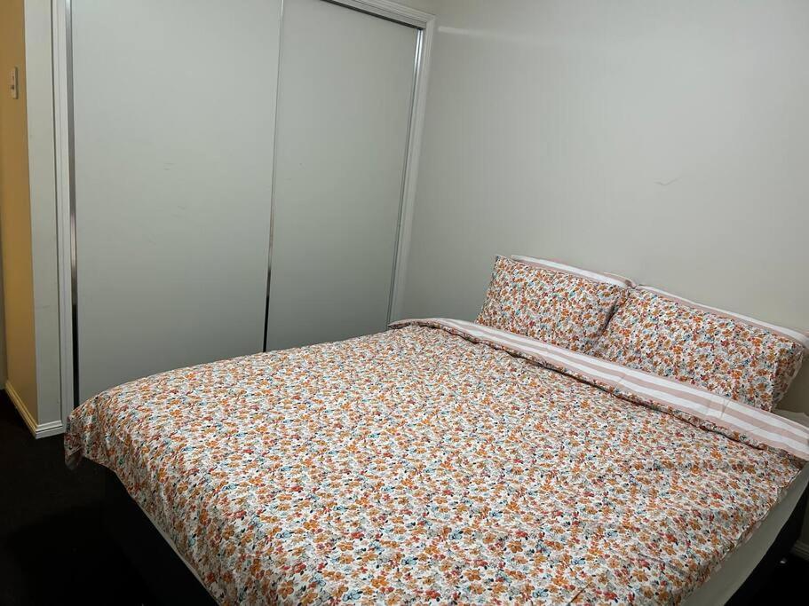 Four-Bedroom House photo 2