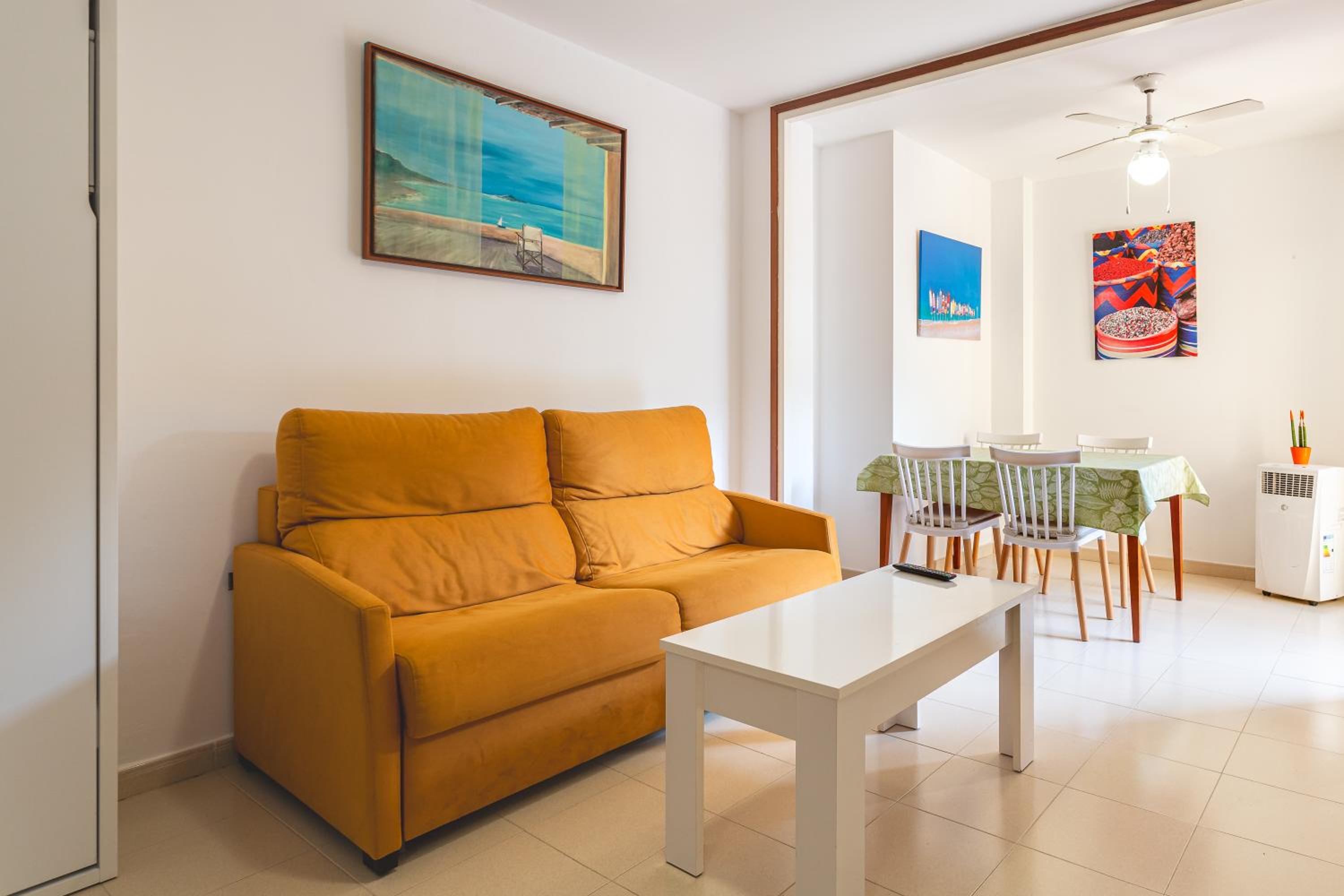 Apartamento de un dormitorio superior con balcón