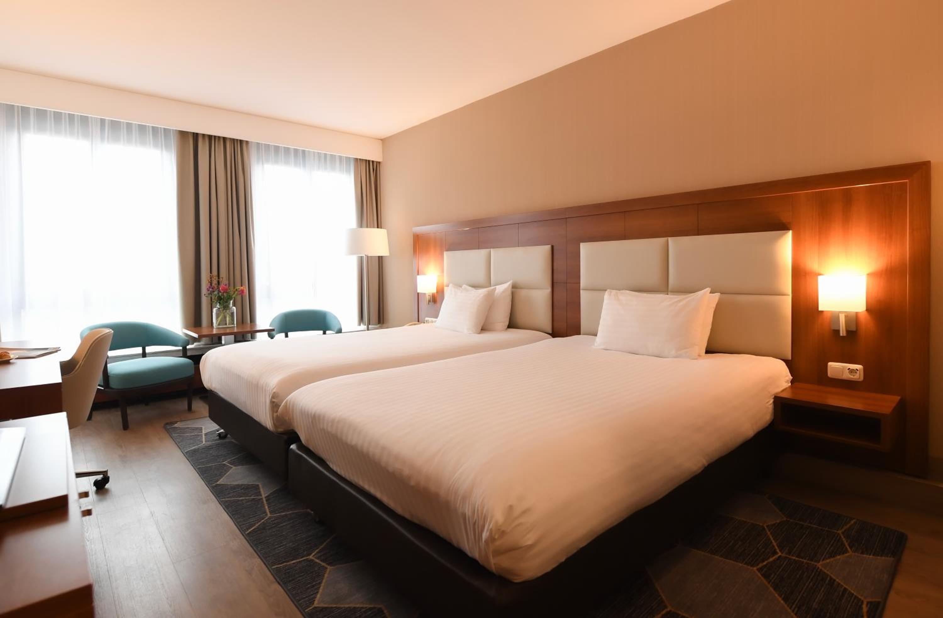 Standard Room with Two Queen Beds photo 1