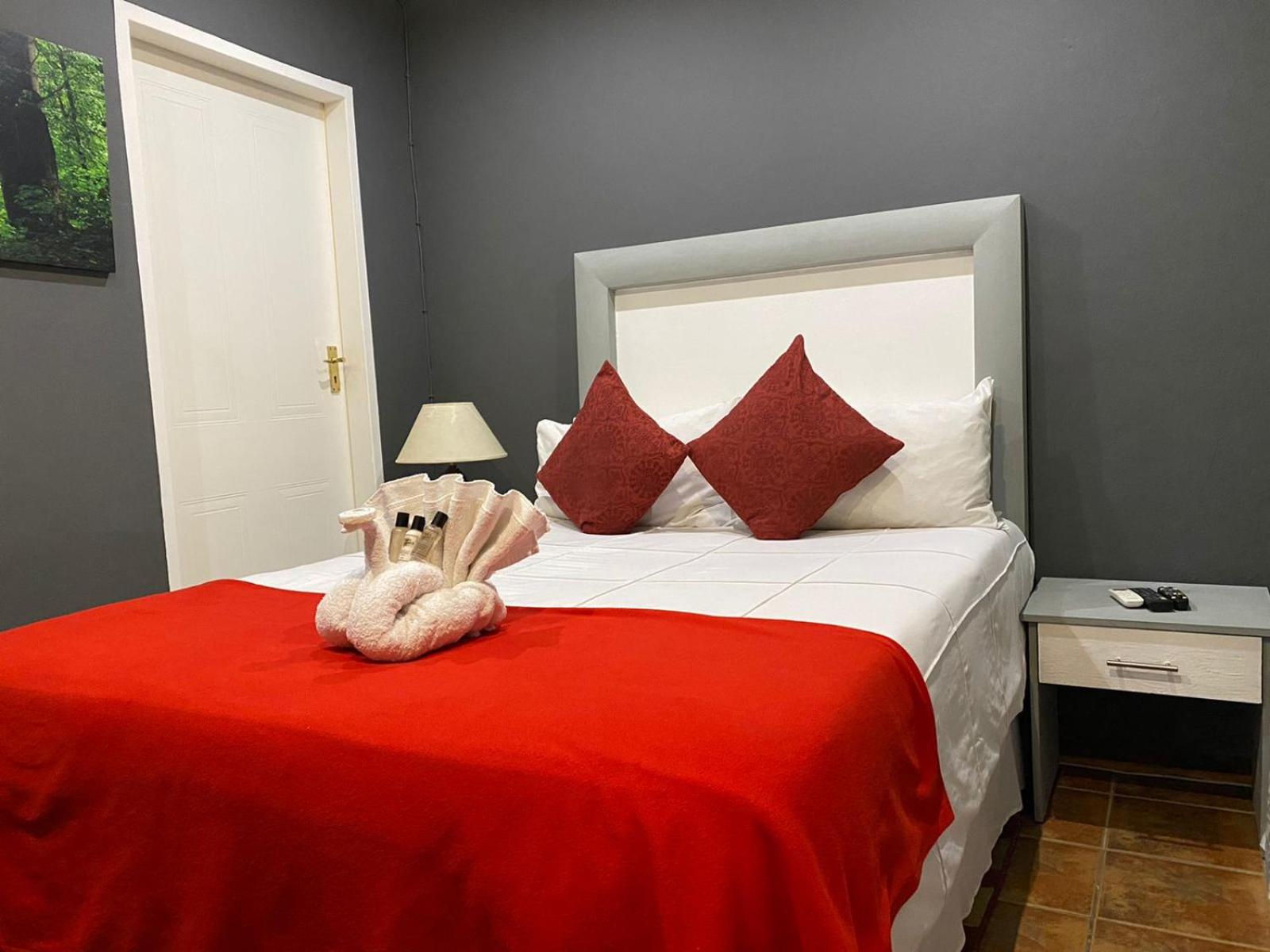 Basic Double Room photo 3