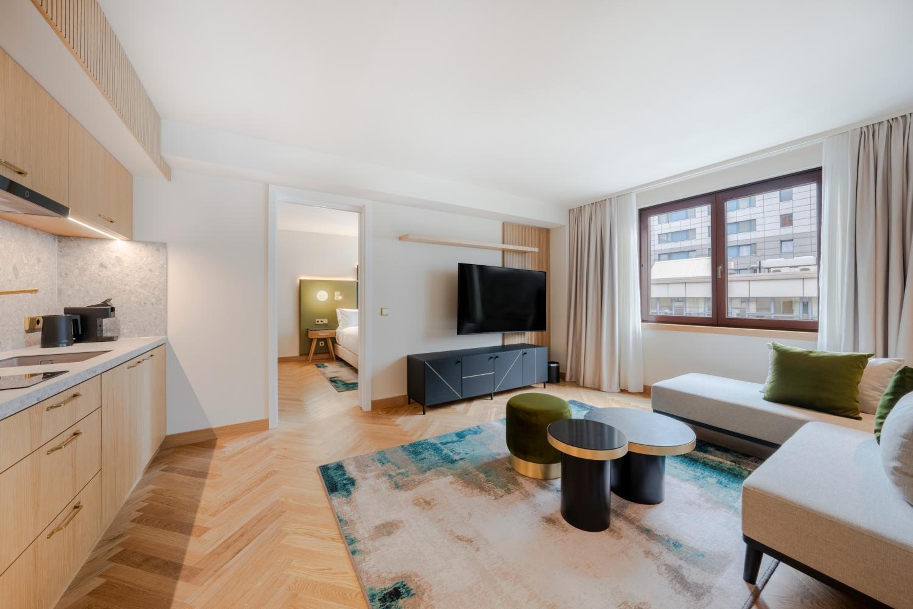 One-Bedroom King Residence thumbnail 6