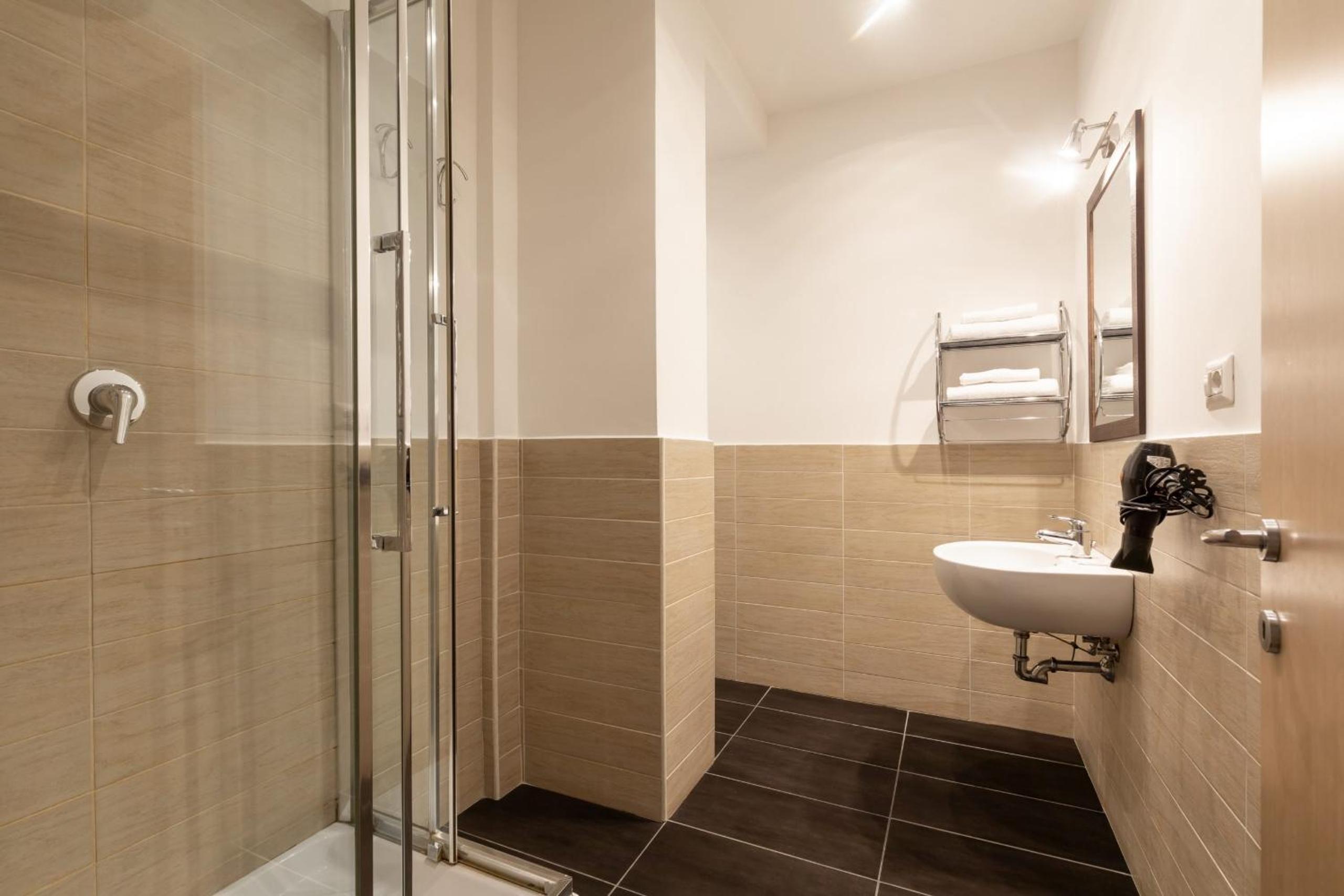 Double or Twin Room with Private External Bathroom photo 2